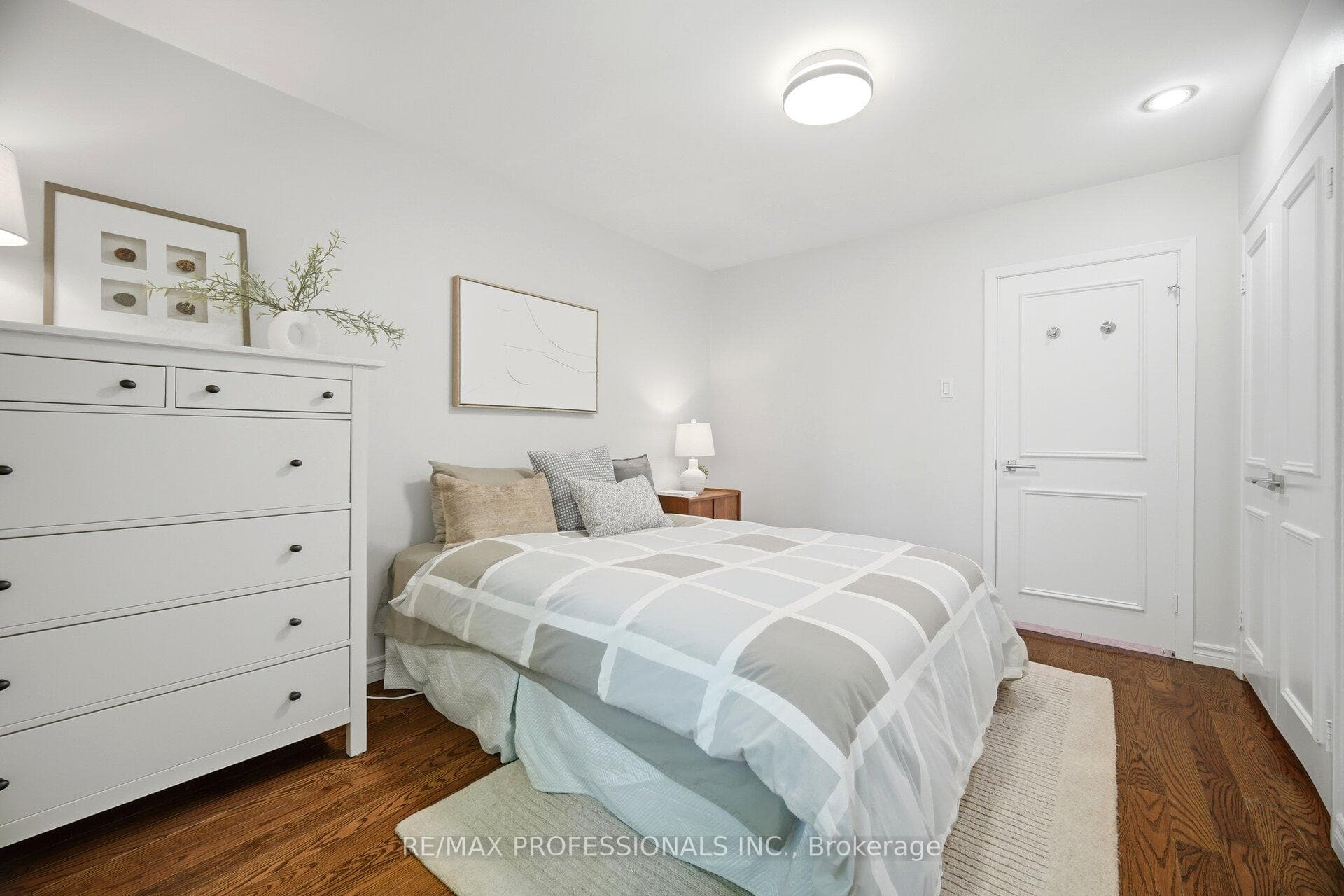 10 Cosway Court - Detached photo 29 of 46 in Etobicoke (Islington / Rexdale), Ontario
