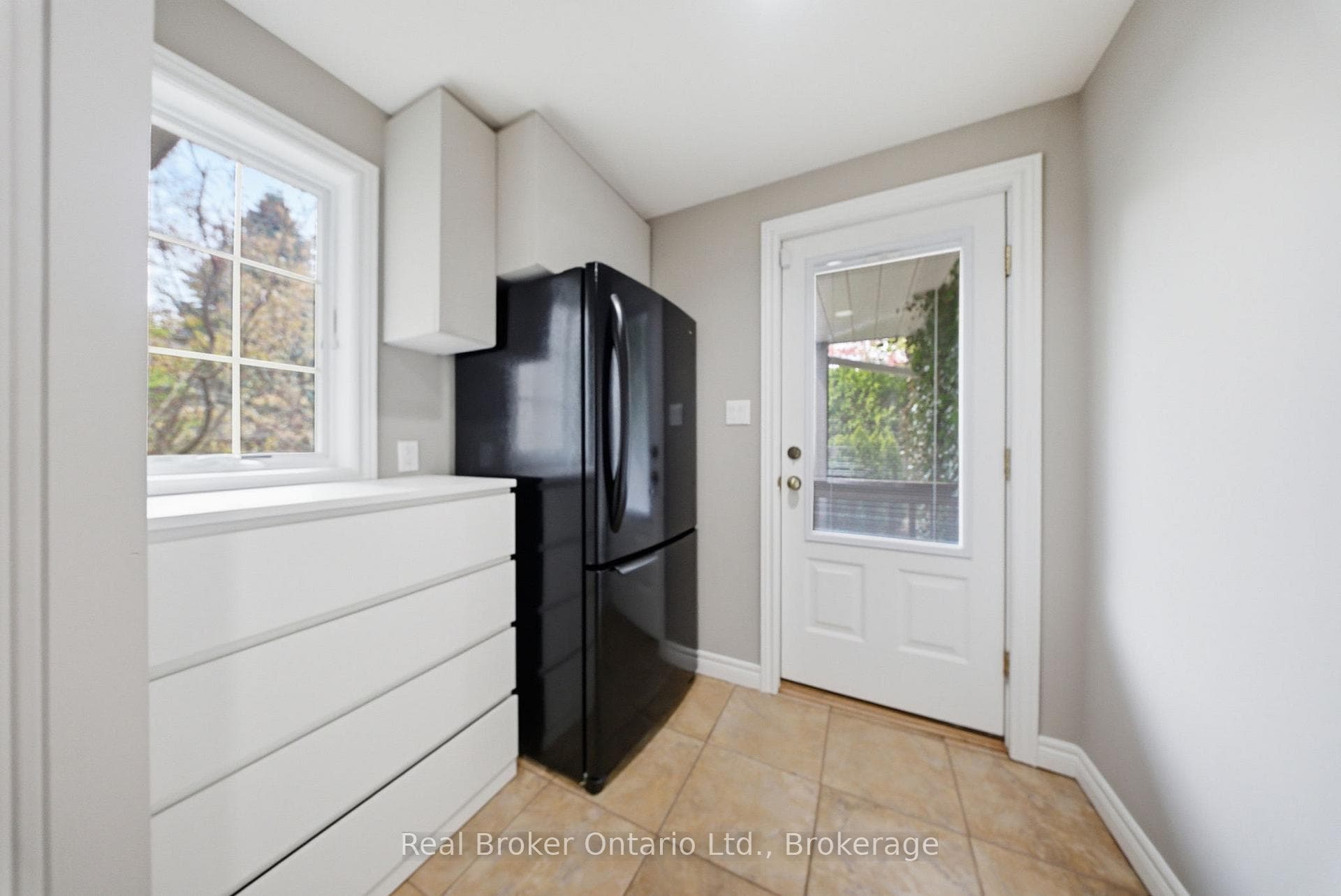 383 North Shore Boulevard - Detached photo 31 of 46 in Burlington, Ontario