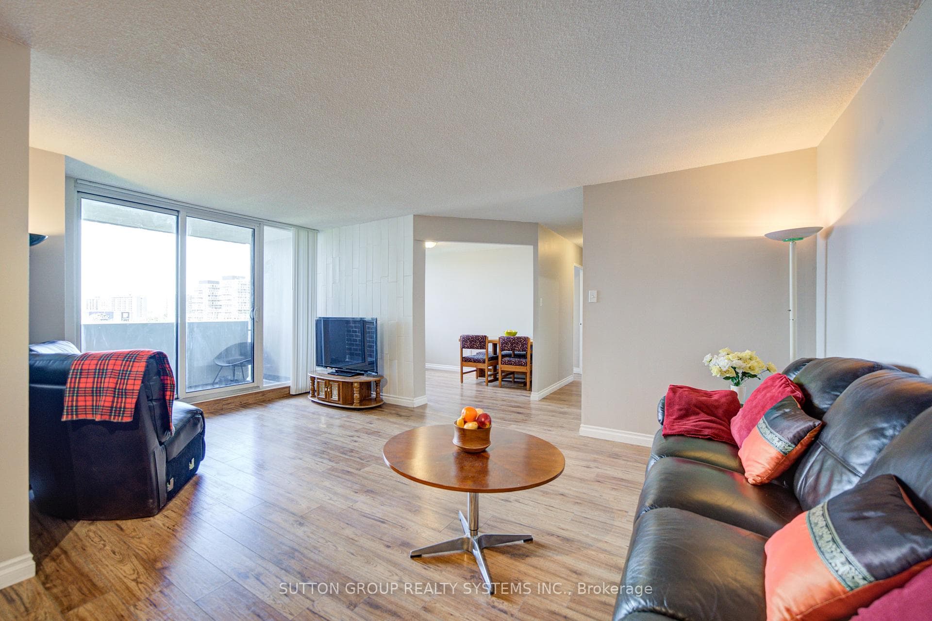 10 Muirhead Road Unit 806 - Condo photo 6 of 45 in Hillcrest Village / Bayview Village, Ontario