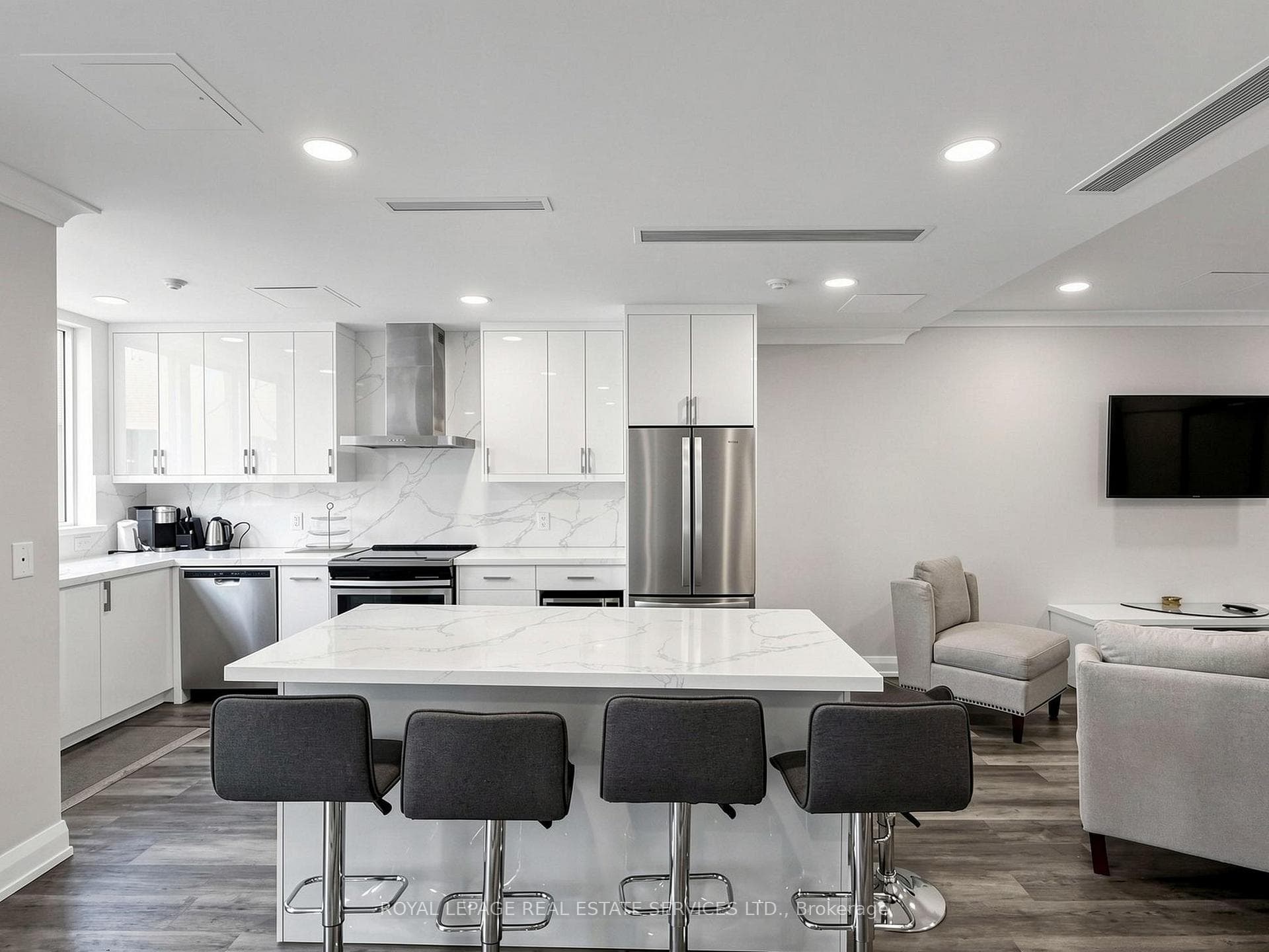 398 Eglinton Avenue Unit 203 - Condo photo 40 of 45 in Leaside / Davisville, Ontario
