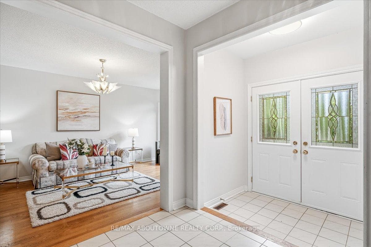 2055 Blacksmith Lane - Detached photo 10 of 49 in Oakville, Ontario