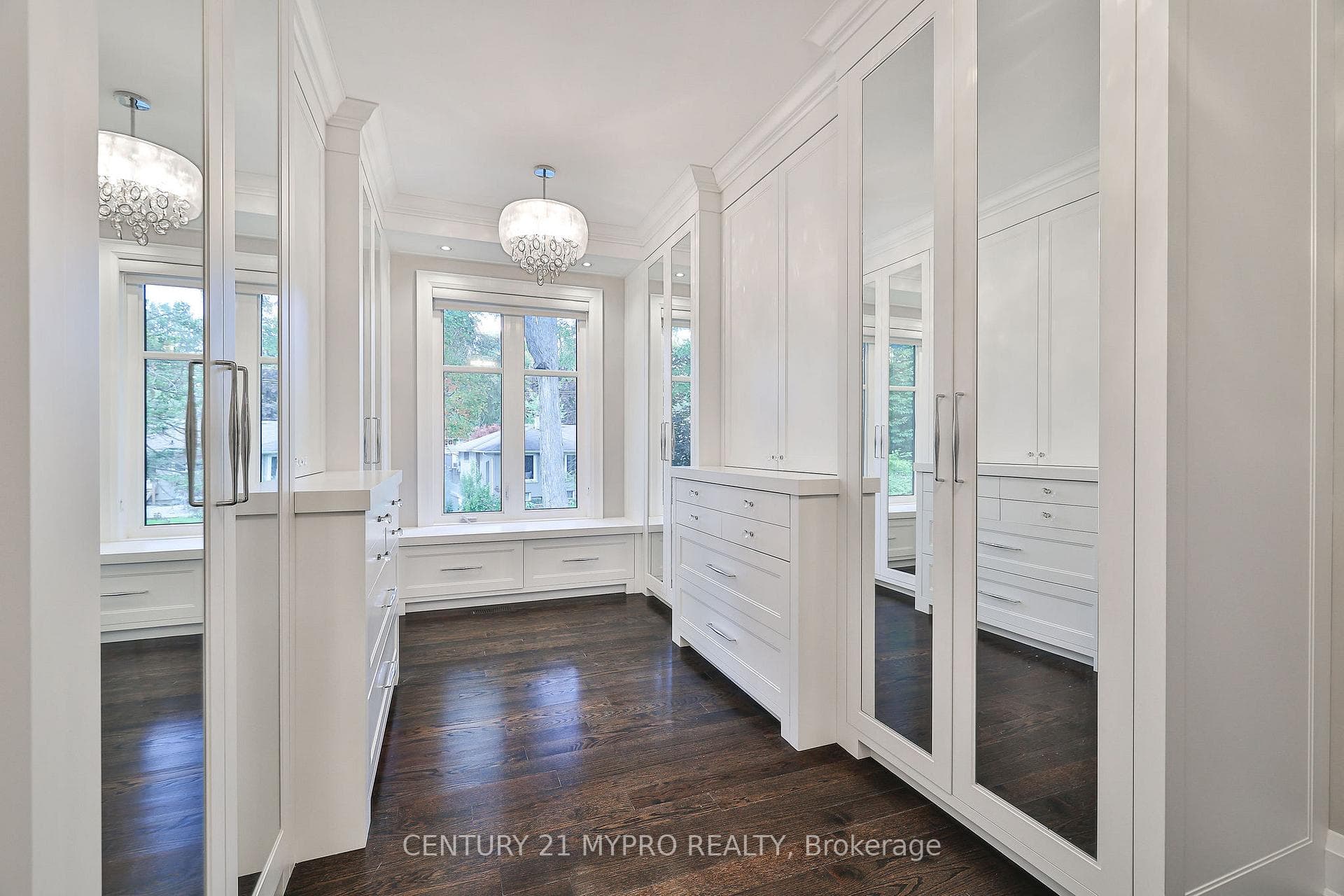 1389 Weaver Avenue - Detached photo 23 of 48 in Oakville, Ontario