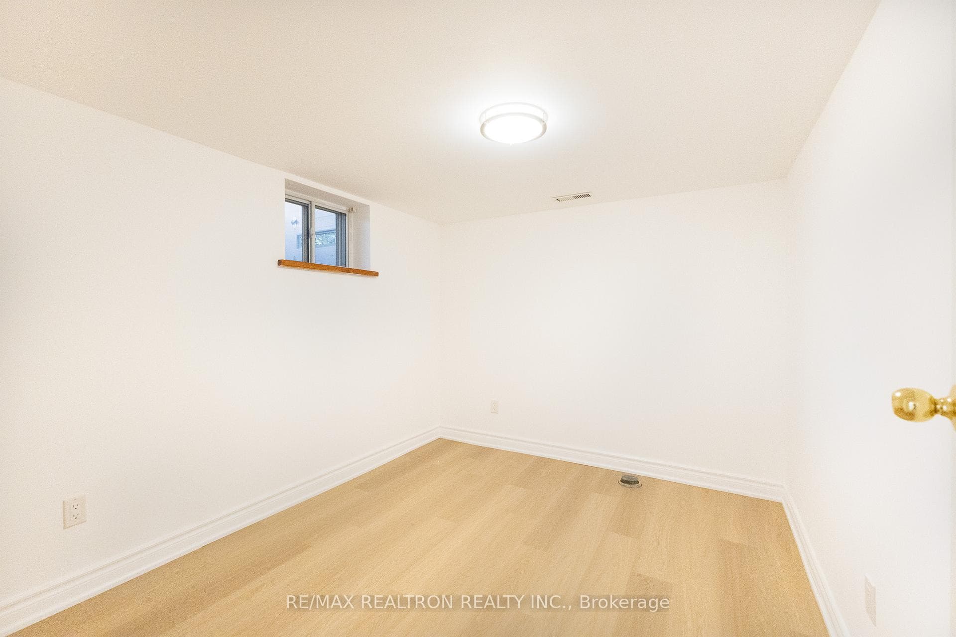 1480 Kenmuir Avenue - Detached photo 28 of 50 in Mississauga, Ontario
