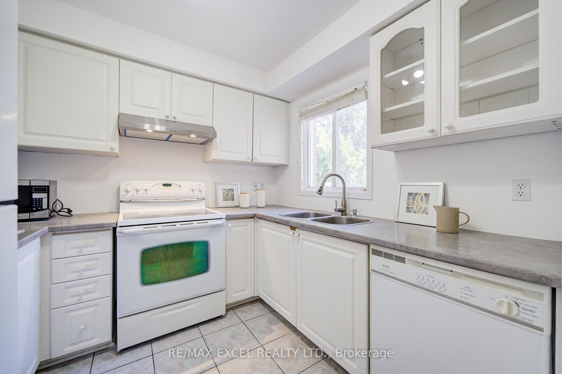 5148 Porter Street - Semi-Detached photo 17 of 48 in Burlington, Ontario