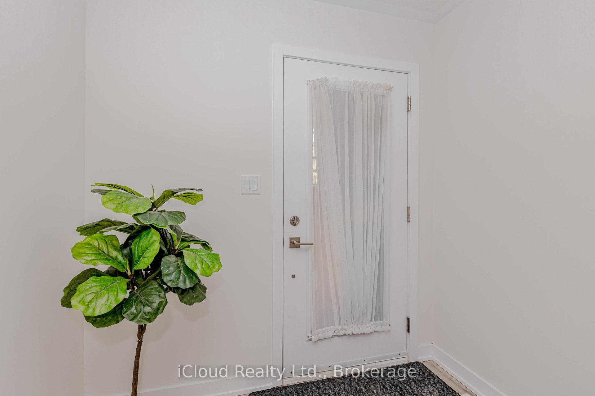 3189 BASTEDO Common Unit 69 - Townhouse photo 6 of 50 in Burlington, Ontario
