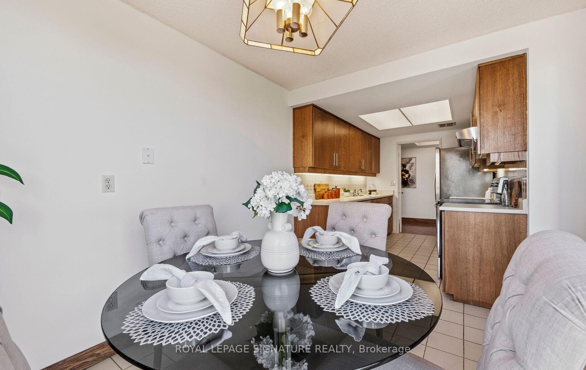 3 Concorde Place Unit 805 - Condo photo 8 of 36 in Don Mills / Parkwoods / Victoria Village, Ontario