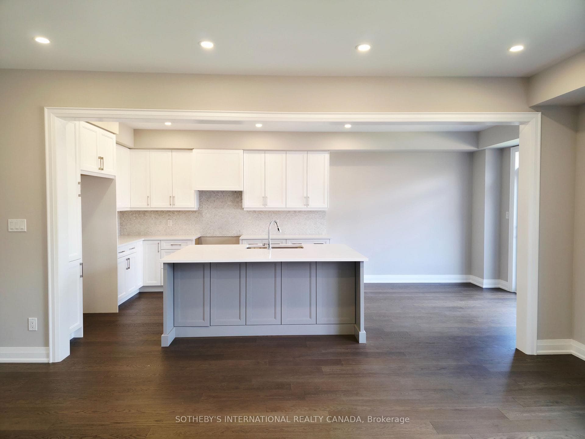 516 Markay Common - Detached photo 9 of 24 in Burlington, Ontario