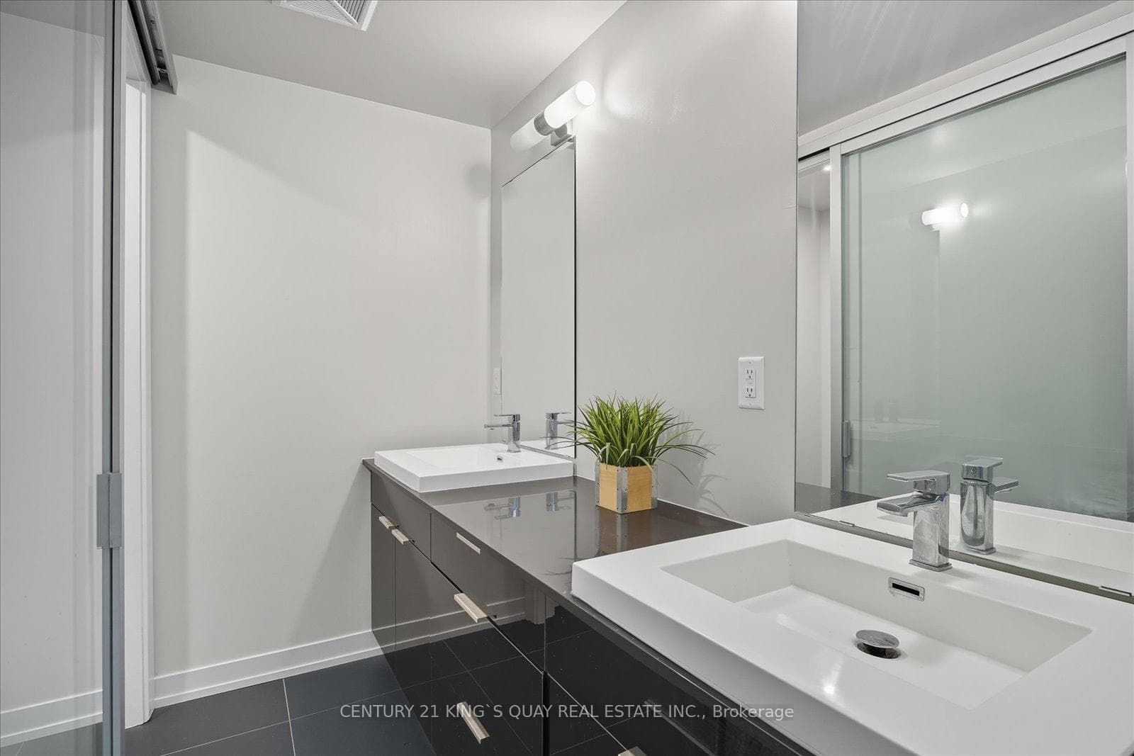 90 Glen Everest Road Unit 1008 - Condo photo 27 of 50 in Birch Cliff / Cliffside, Ontario