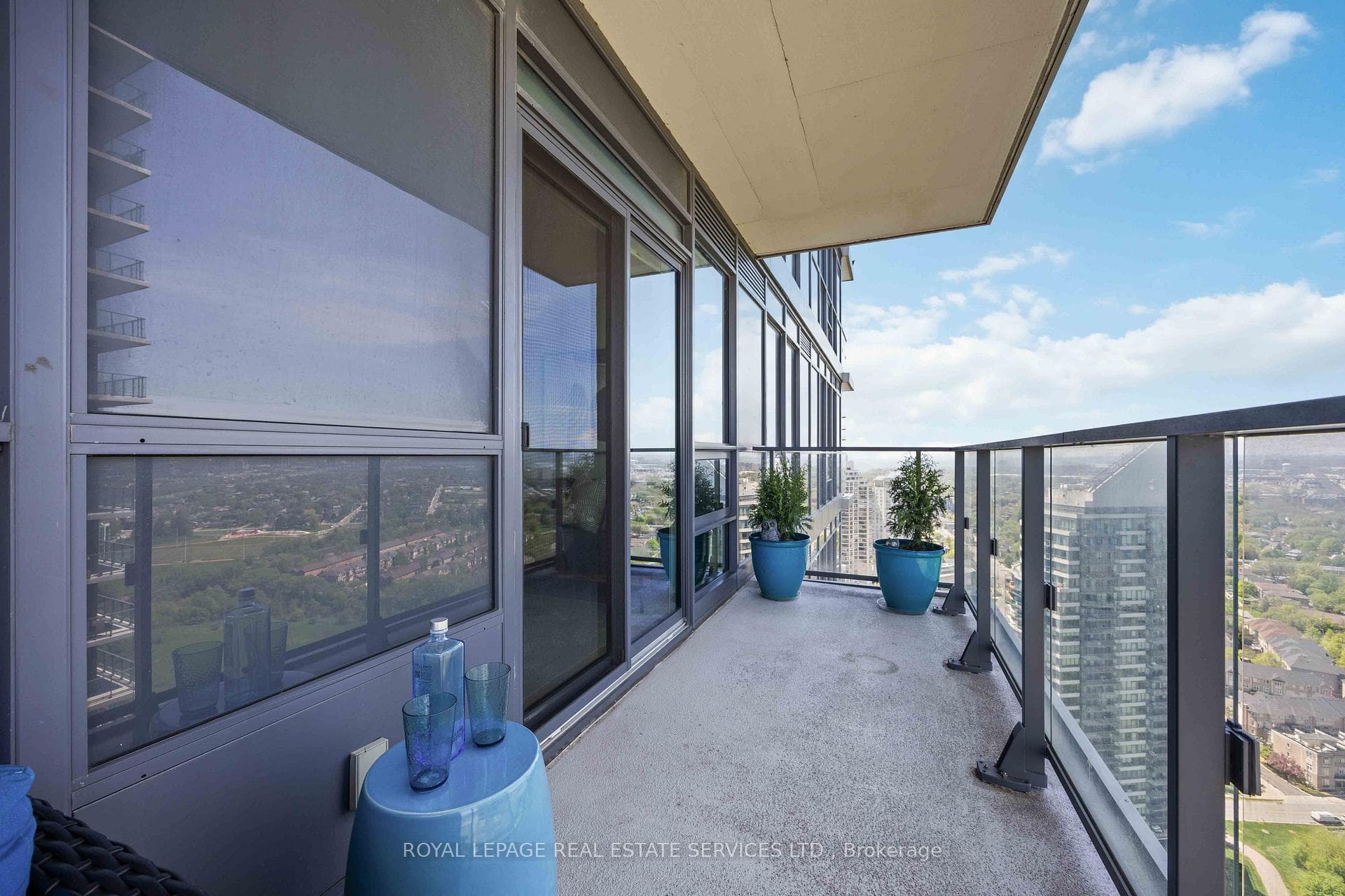 2212 Lake Shore Boulevard Unit 3807 - Condo photo 25 of 44 in Liberty Village / Parkdale / South Parkdale, Ontario