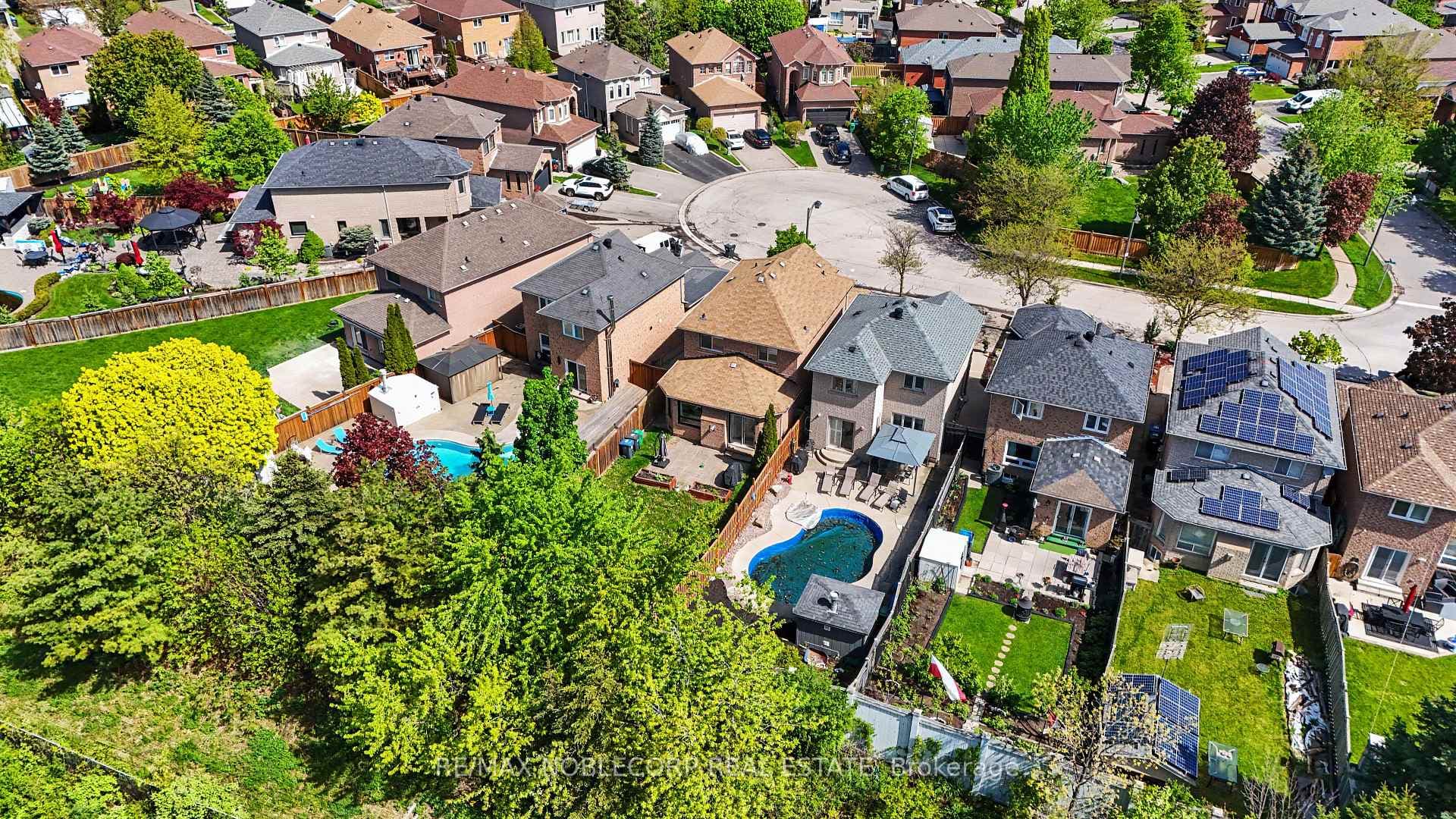 12 Waterbury Street - Detached photo 9 of 48 in Caledon, Ontario
