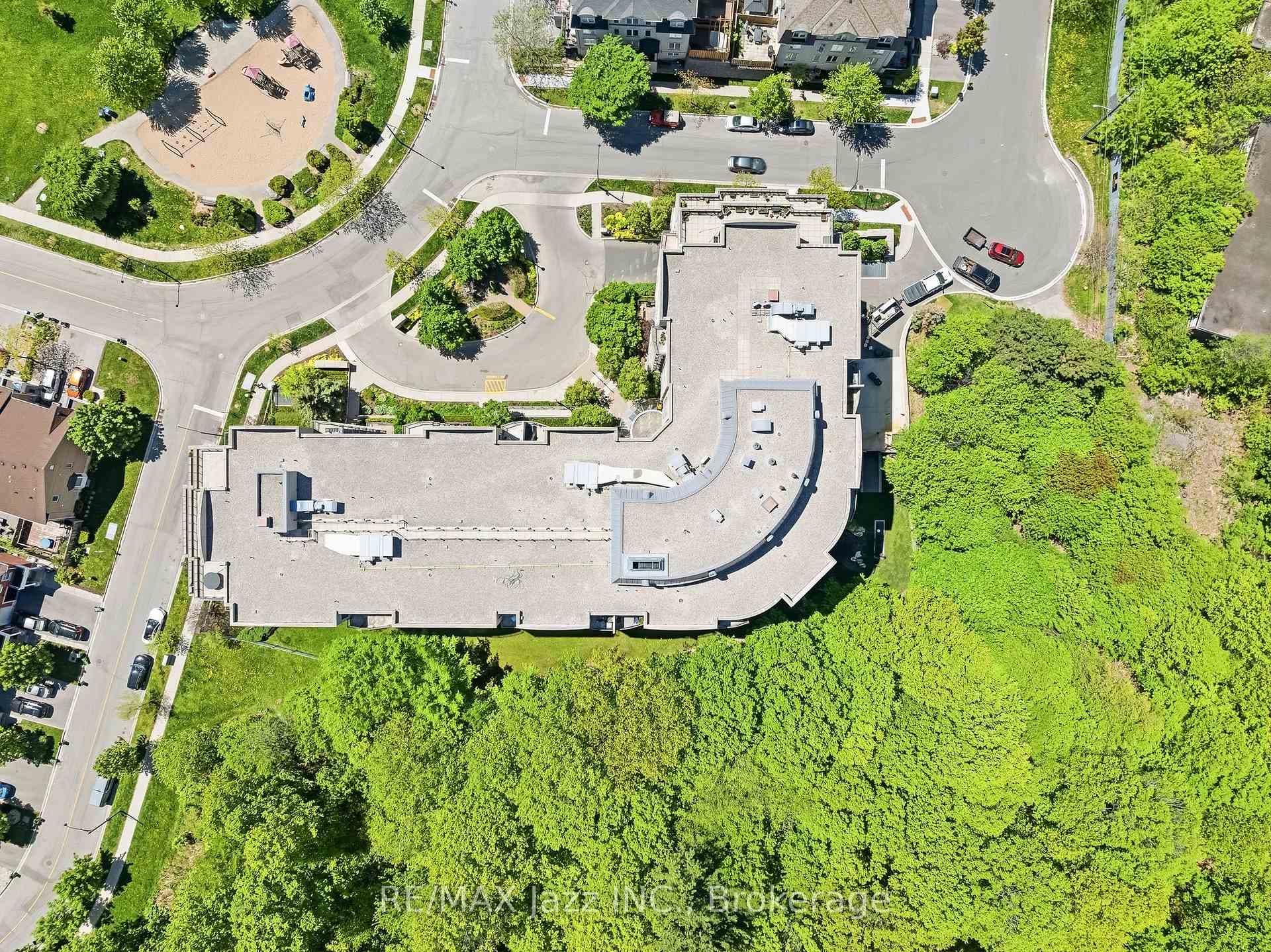 16 Dallimore Circle Unit 307 - Condo photo 3 of 50 in Don Mills / Parkwoods / Victoria Village, Ontario