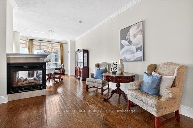 35 Kingsbridge Garden Circle Unit TPH4 - Condo photo 8 of 50 in Mississauga, Ontario