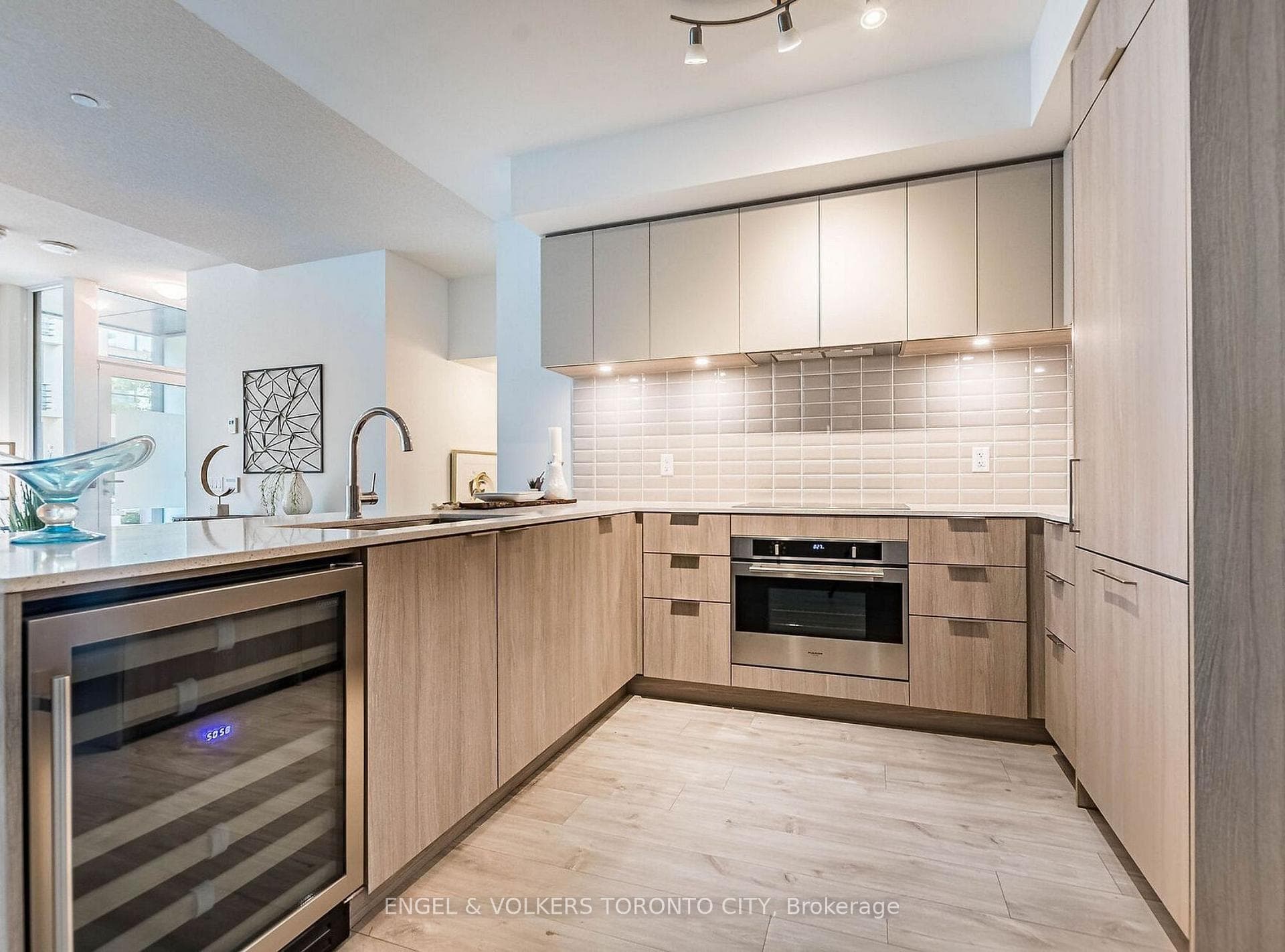 70 Annie Craig Drive Unit TH104 - Condo photo 7 of 22 in Liberty Village / Parkdale / South Parkdale, Ontario