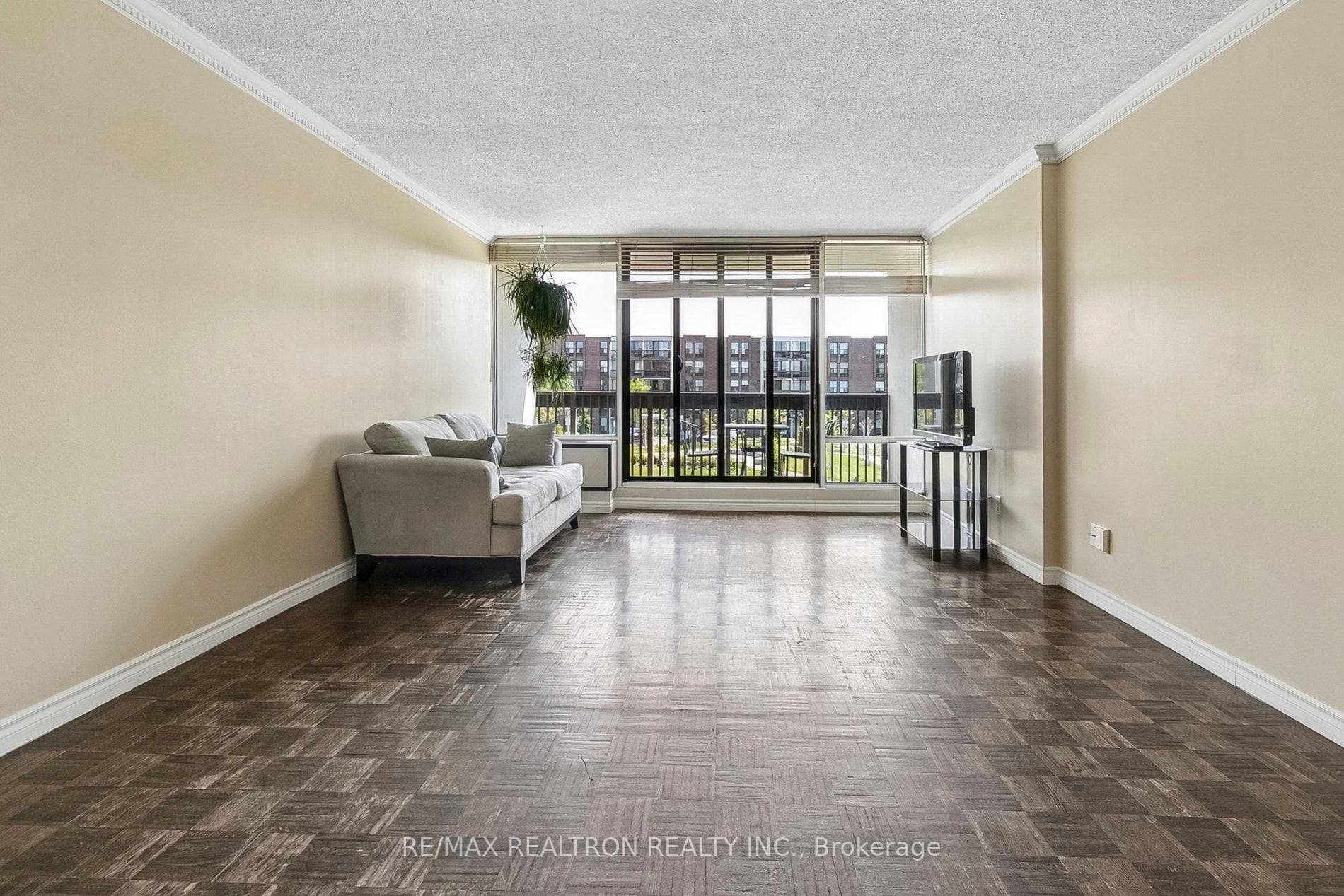 10 Fashion Roseway N/A Unit 306 - Condo photo 7 of 32 in Willowdale / Newtonbrook, Ontario