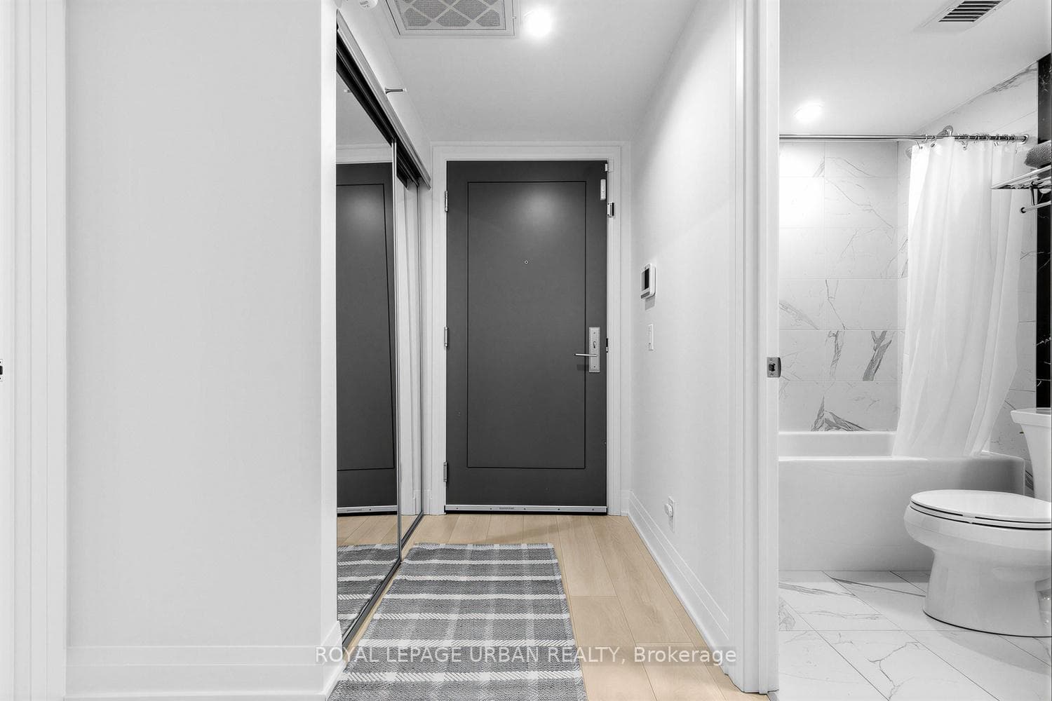 33 Frederick Todd Way Unit 505 - Condo photo 3 of 42 in Flemingdon Park / Don Mills, Ontario