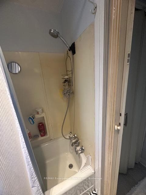 60 Robinson Street Unit 305 - Condo photo 11 of 11 in Hamilton, Ontario