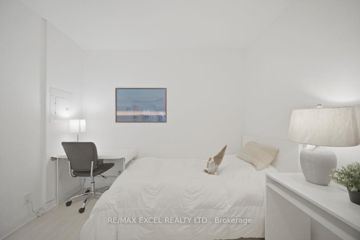 33 Frederick Todd Way Unit 303 - Condo photo 32 of 49 in Flemingdon Park / Don Mills, Ontario