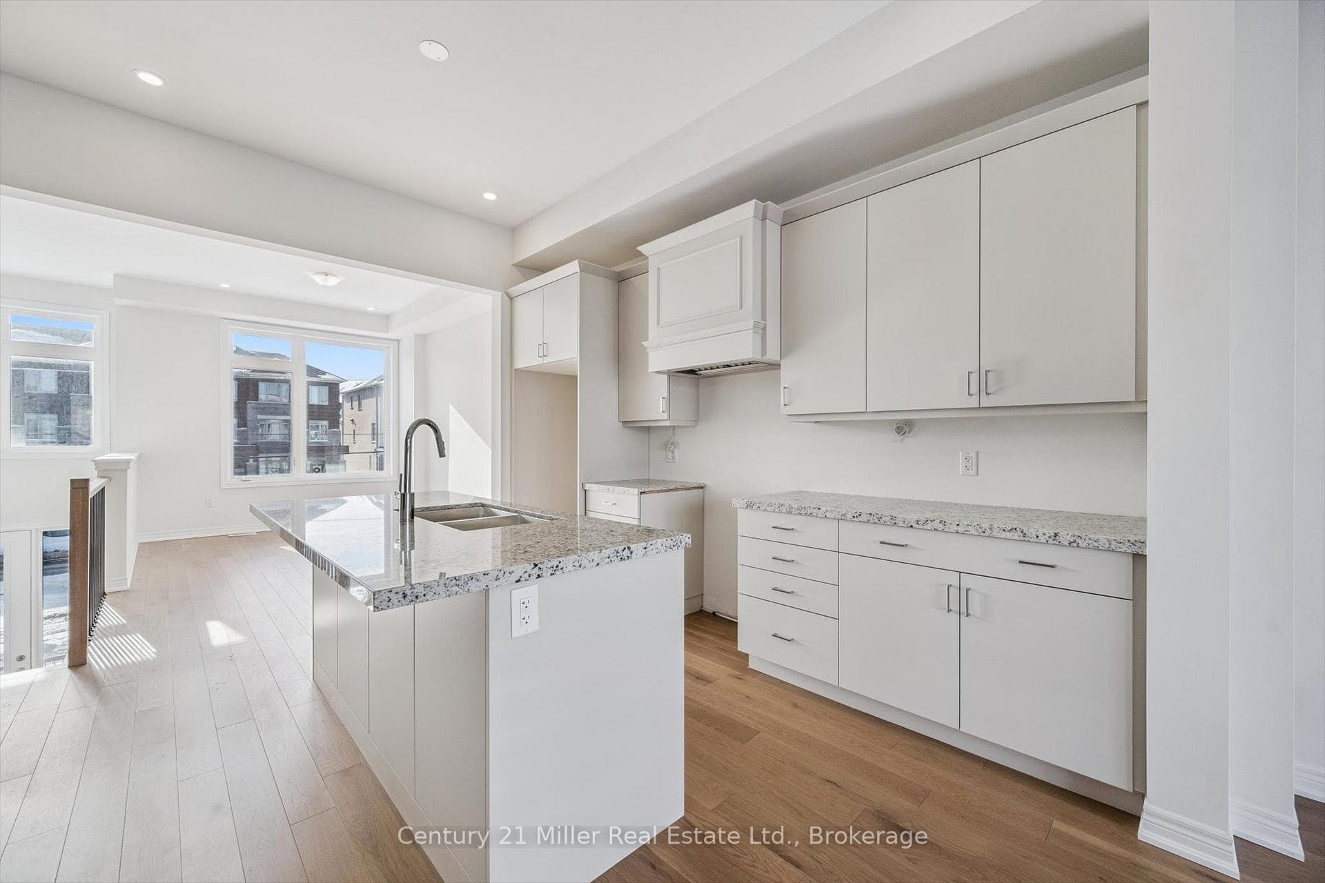 3199 Sixth Line - Townhouse photo 1 of 38 in Oakville, Ontario