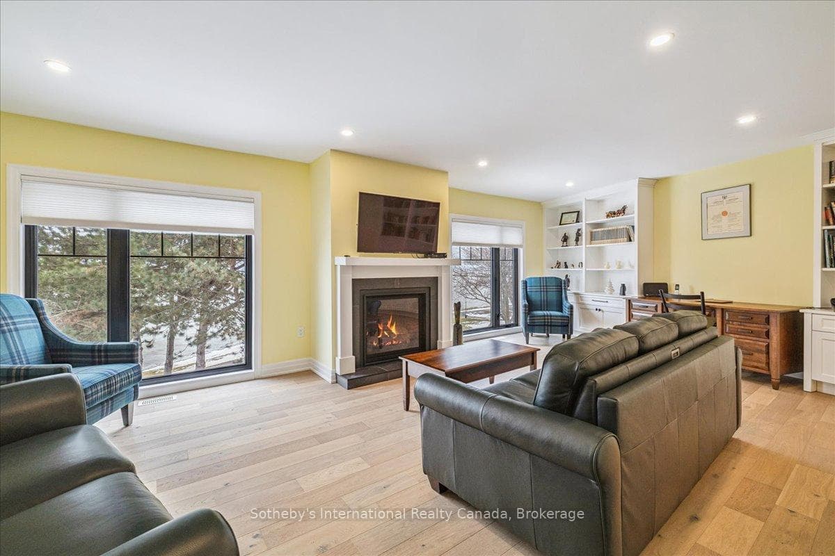 10 Southwind Terrace - Townhouse photo 17 of 43 in Oakville, Ontario