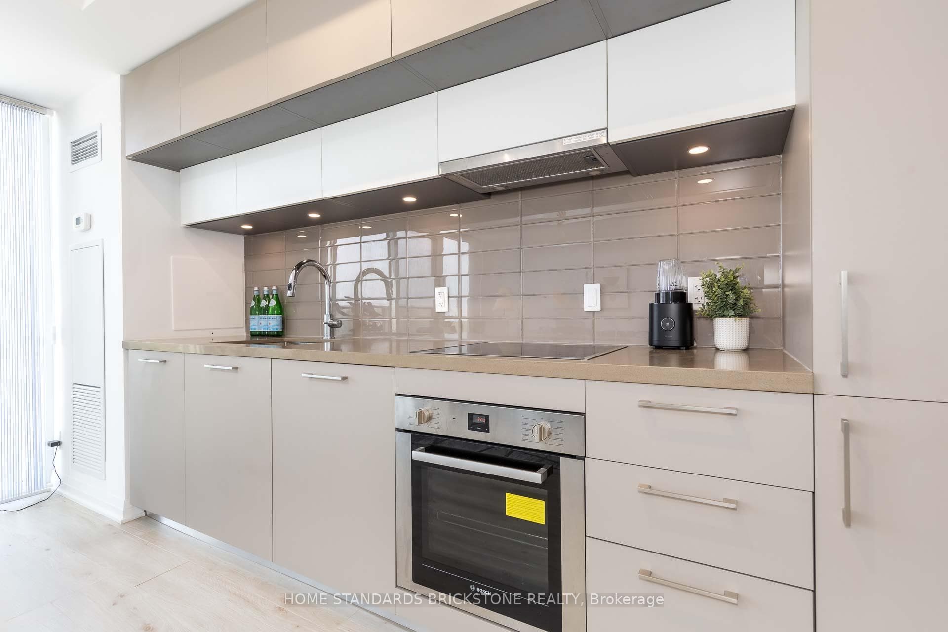 99 Foxbar Road Unit 711 - Condo photo 18 of 36 in Annex / Yorkville / Summerhill, Ontario