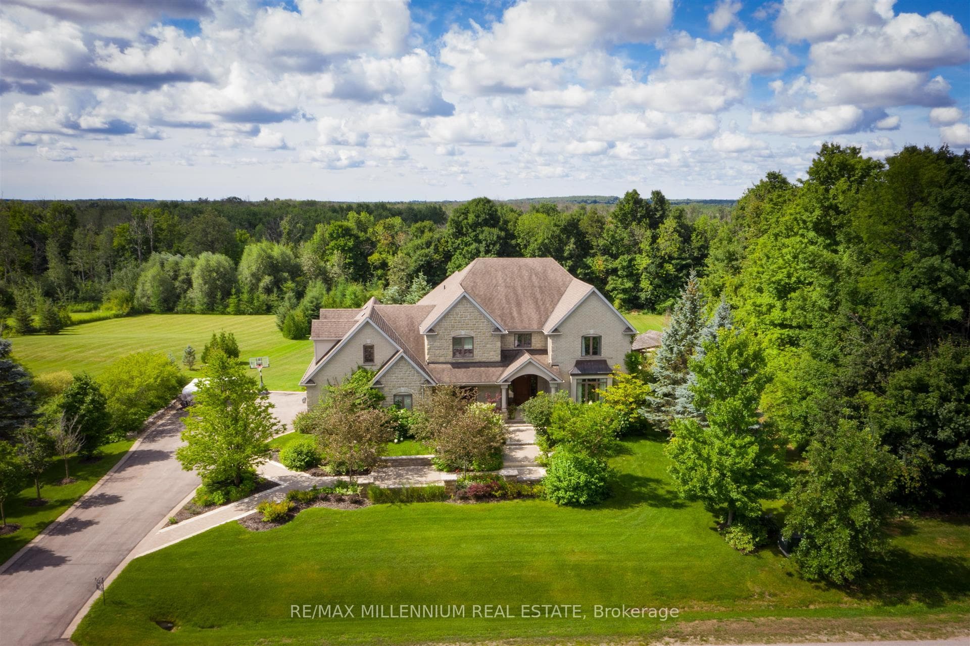 11360 Taylor Court - home for sale in Milton, Ontario