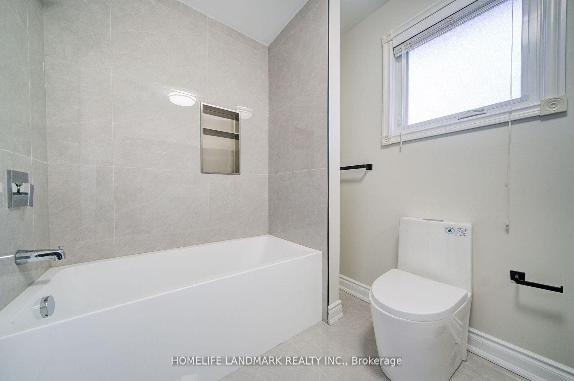 1111 Deer Run - Detached photo 19 of 29 in Mississauga, Ontario