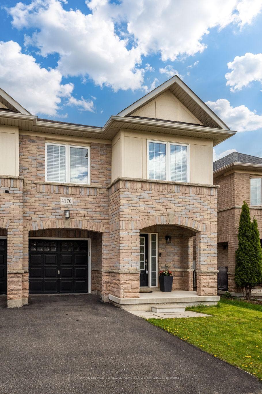 4170 Thomas Alton Boulevard - Semi-Detached photo 2 of 26 in Burlington, Ontario