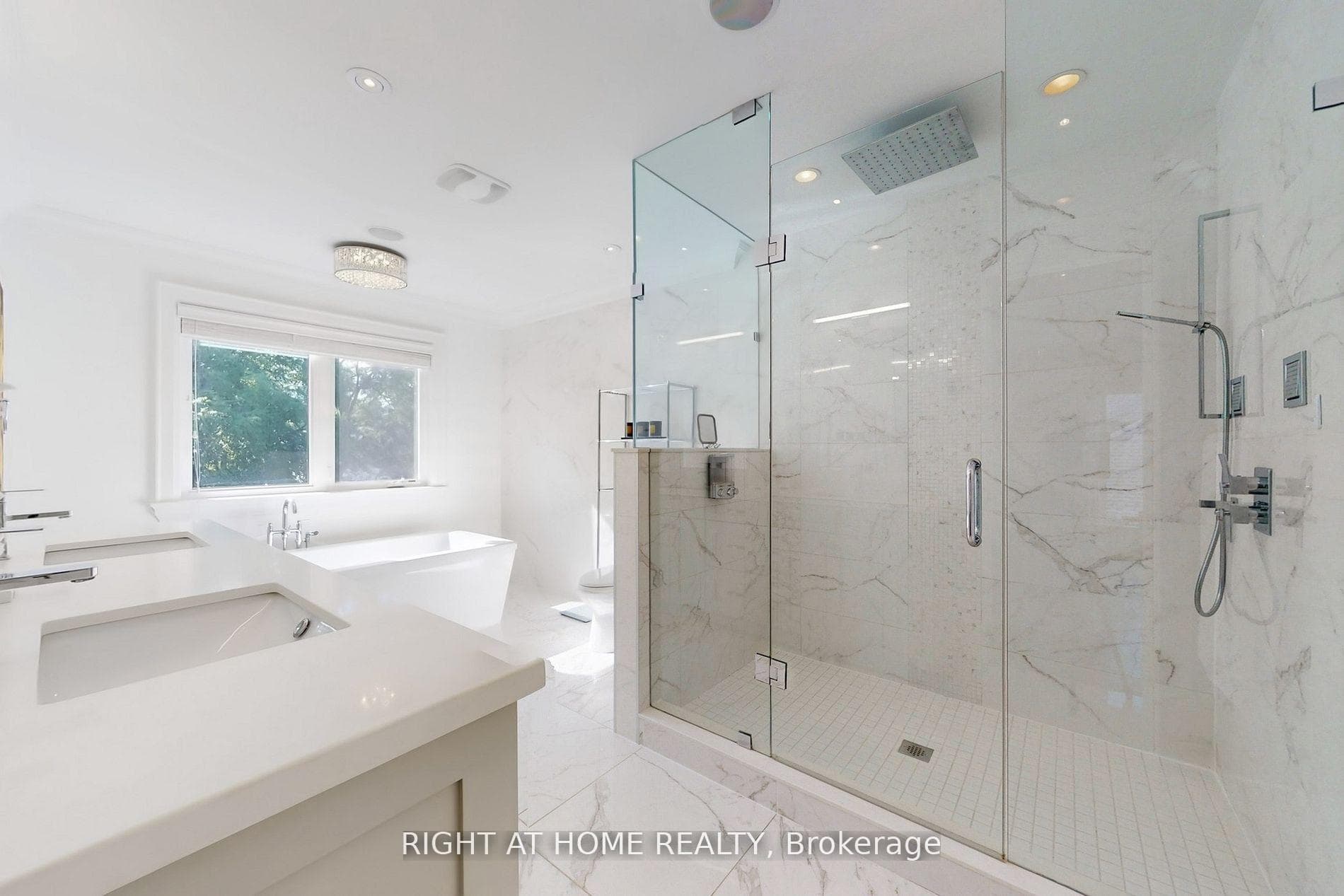 490 Orchard Drive - Detached photo 11 of 22 in Oakville, Ontario