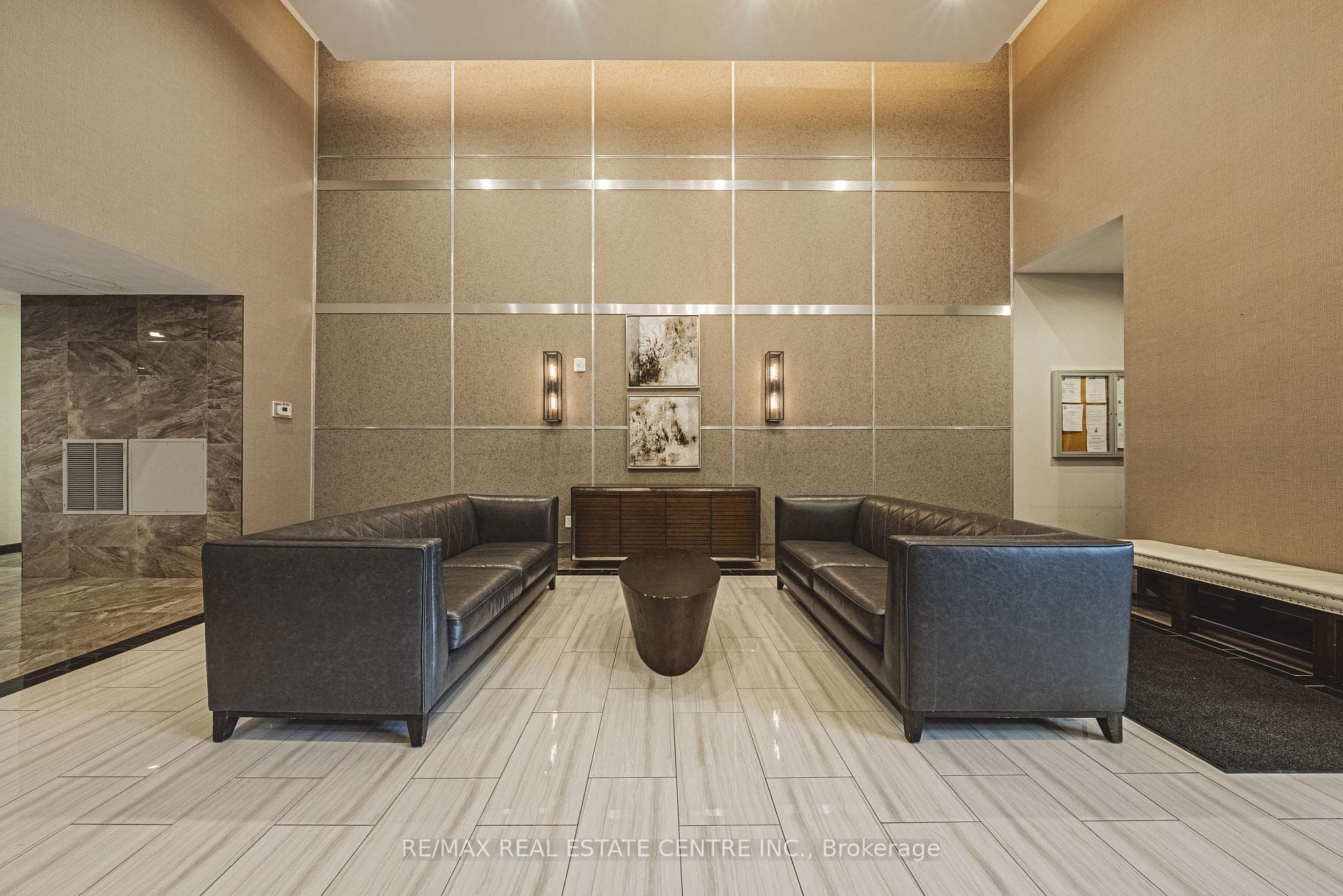 2486 Old Bronte Road Unit 706 - Condo photo 4 of 38 in Oakville, Ontario