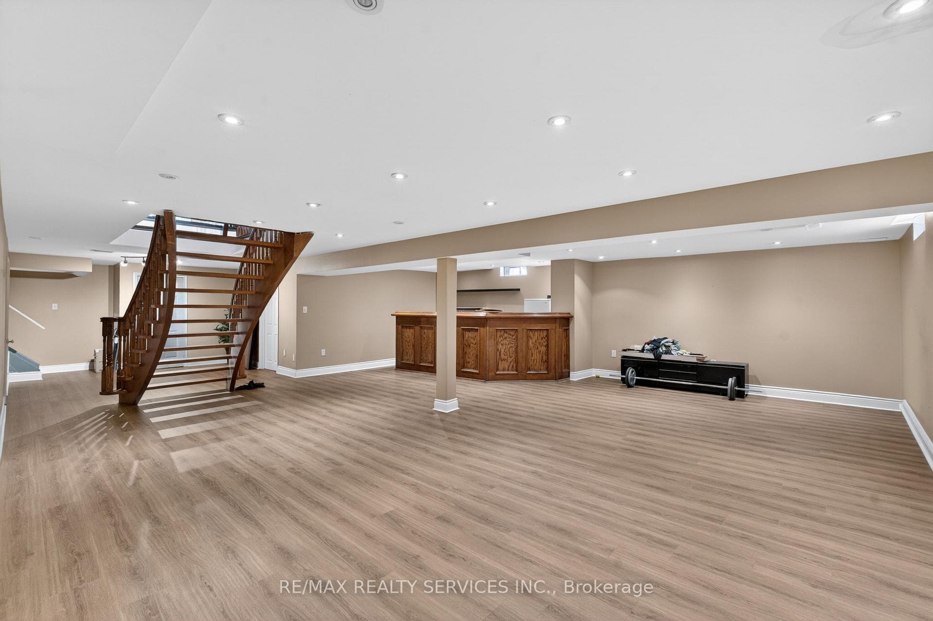 2069 Schoolmaster Circle - Detached photo 43 of 49 in Oakville, Ontario