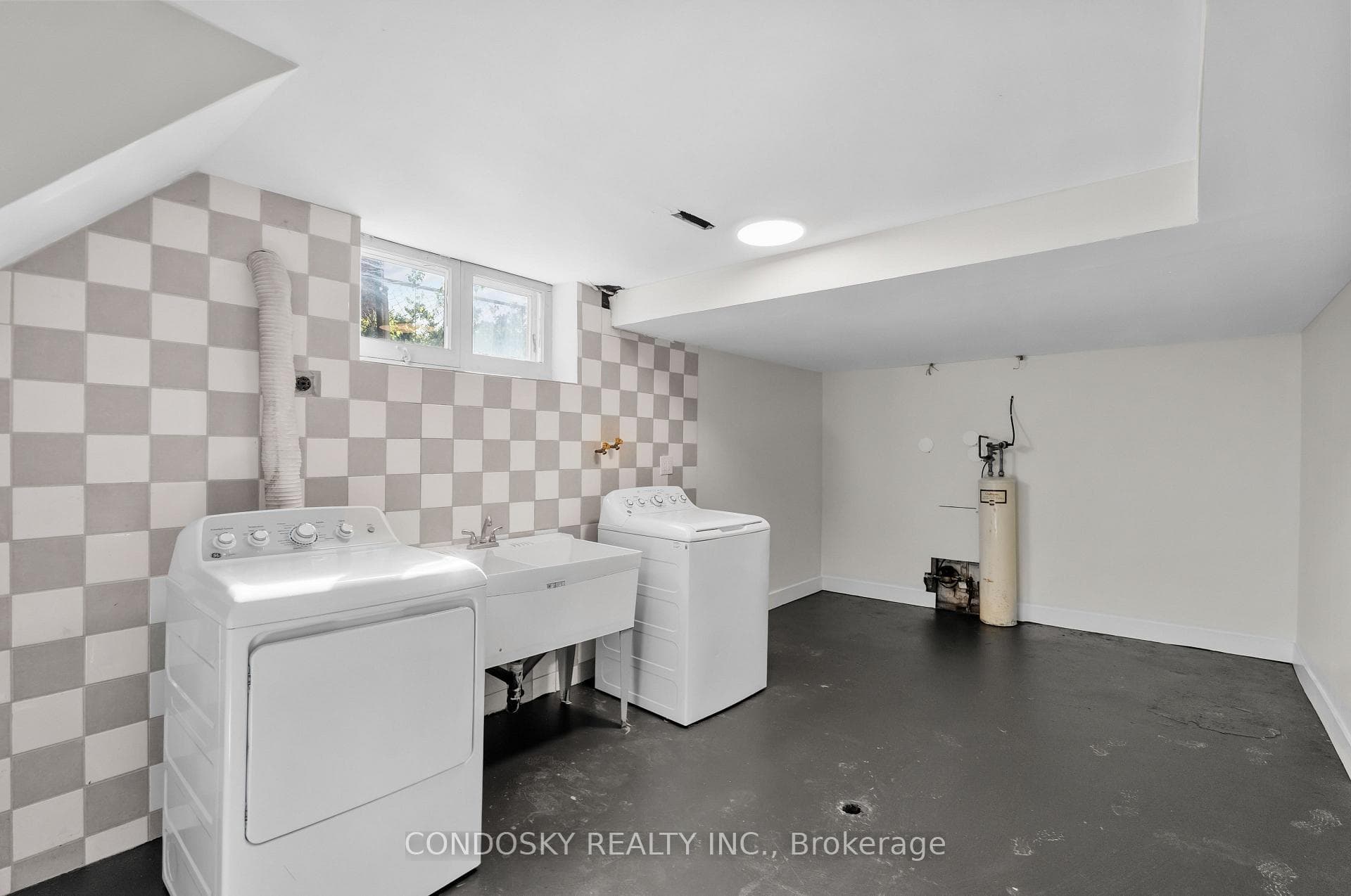 768 Annamore Road - Semi-Detached photo 37 of 44 in Mississauga, Ontario