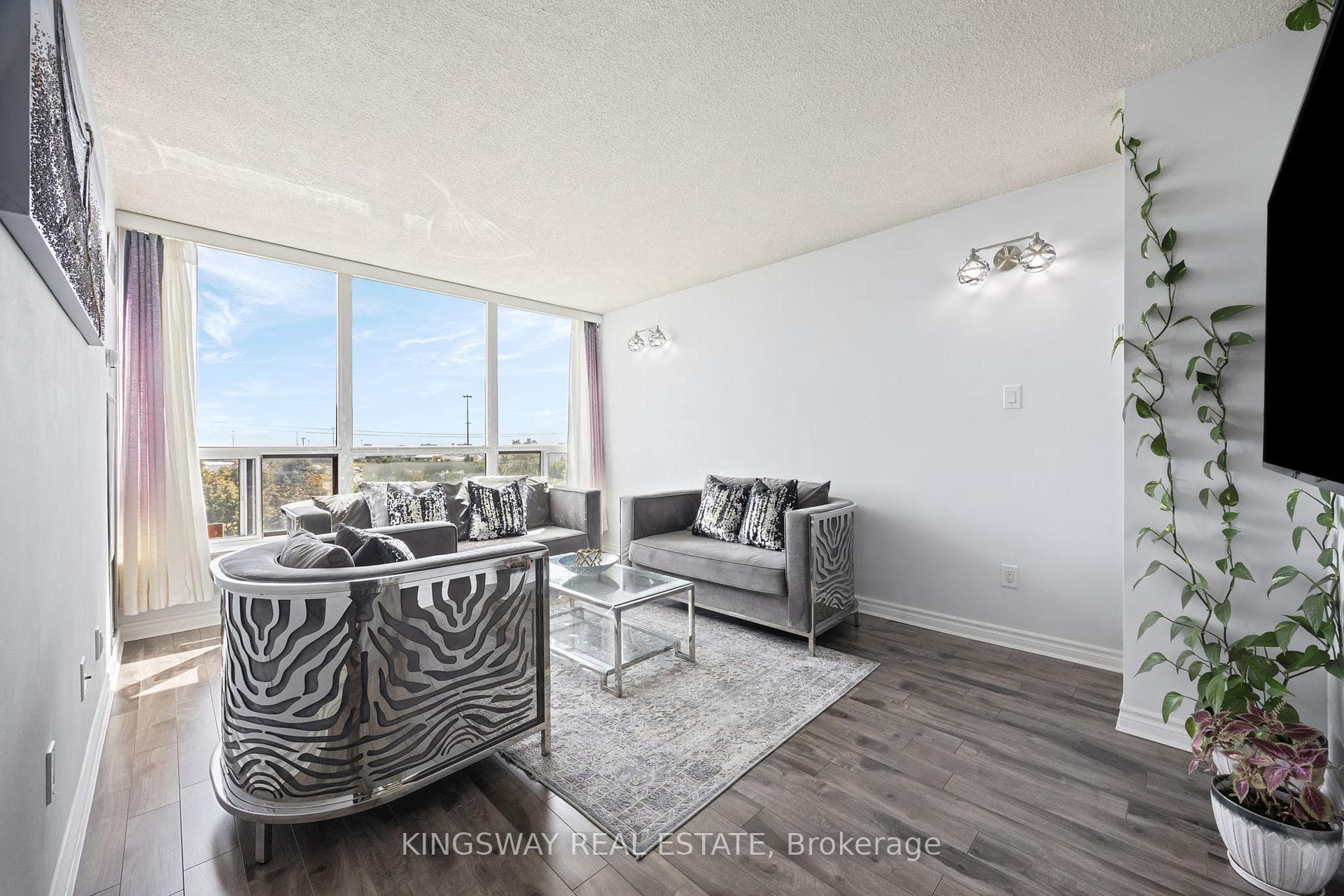 12 Laurelcrest Street Unit 507 - Condo photo 8 of 20 in Brampton, Ontario
