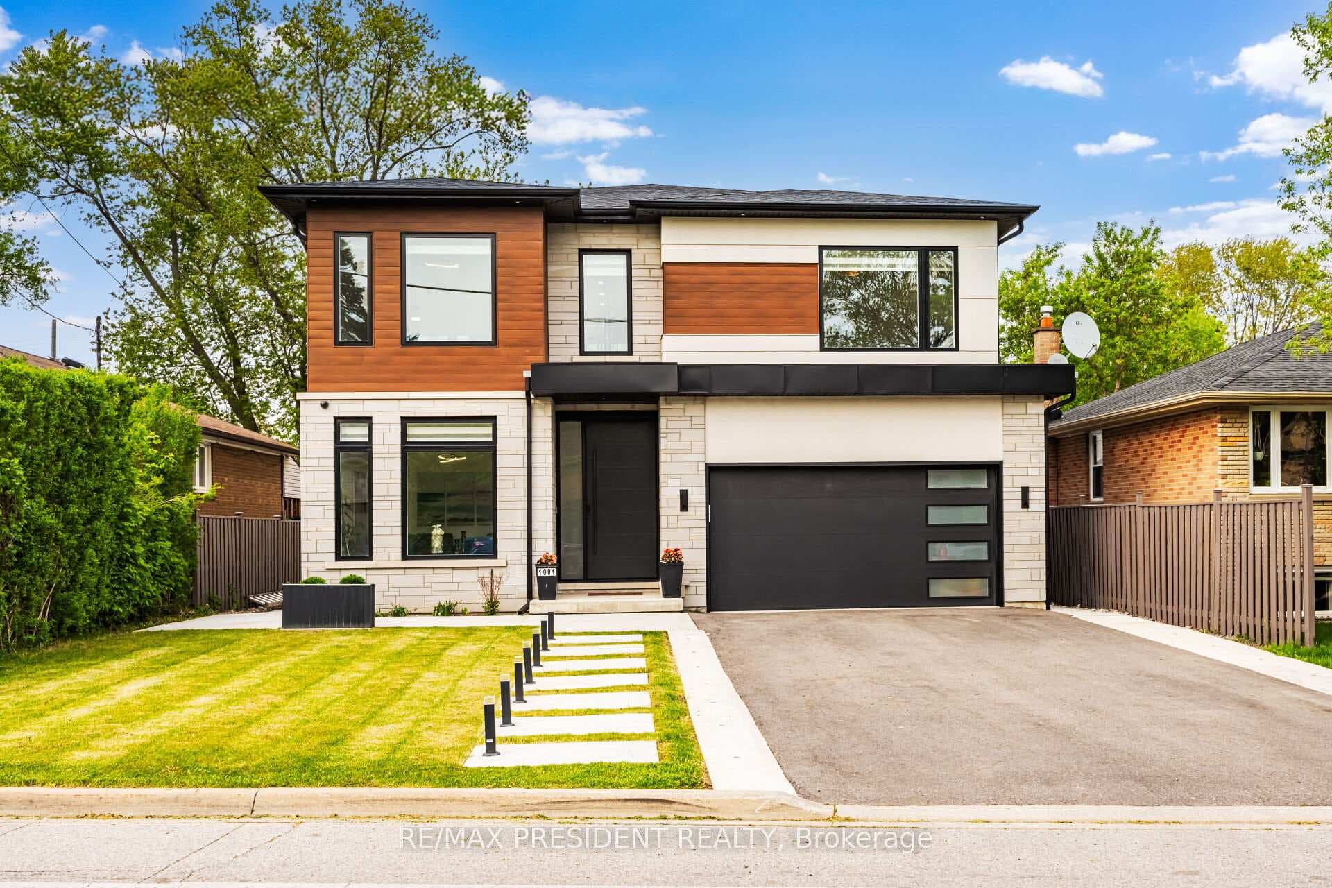 1081 Ogden Avenue - Detached photo 1 of 50 in Mississauga, Ontario