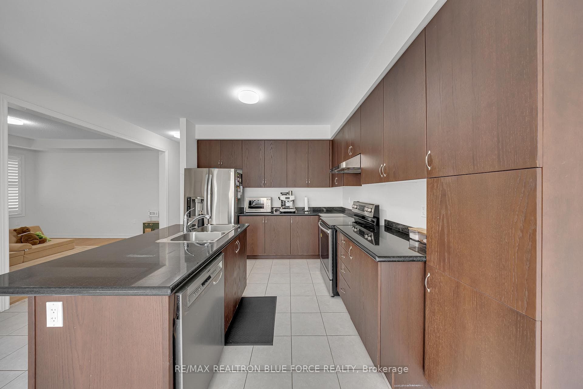 38 Pinedale Avenue - Detached photo 9 of 50 in Caledon, Ontario