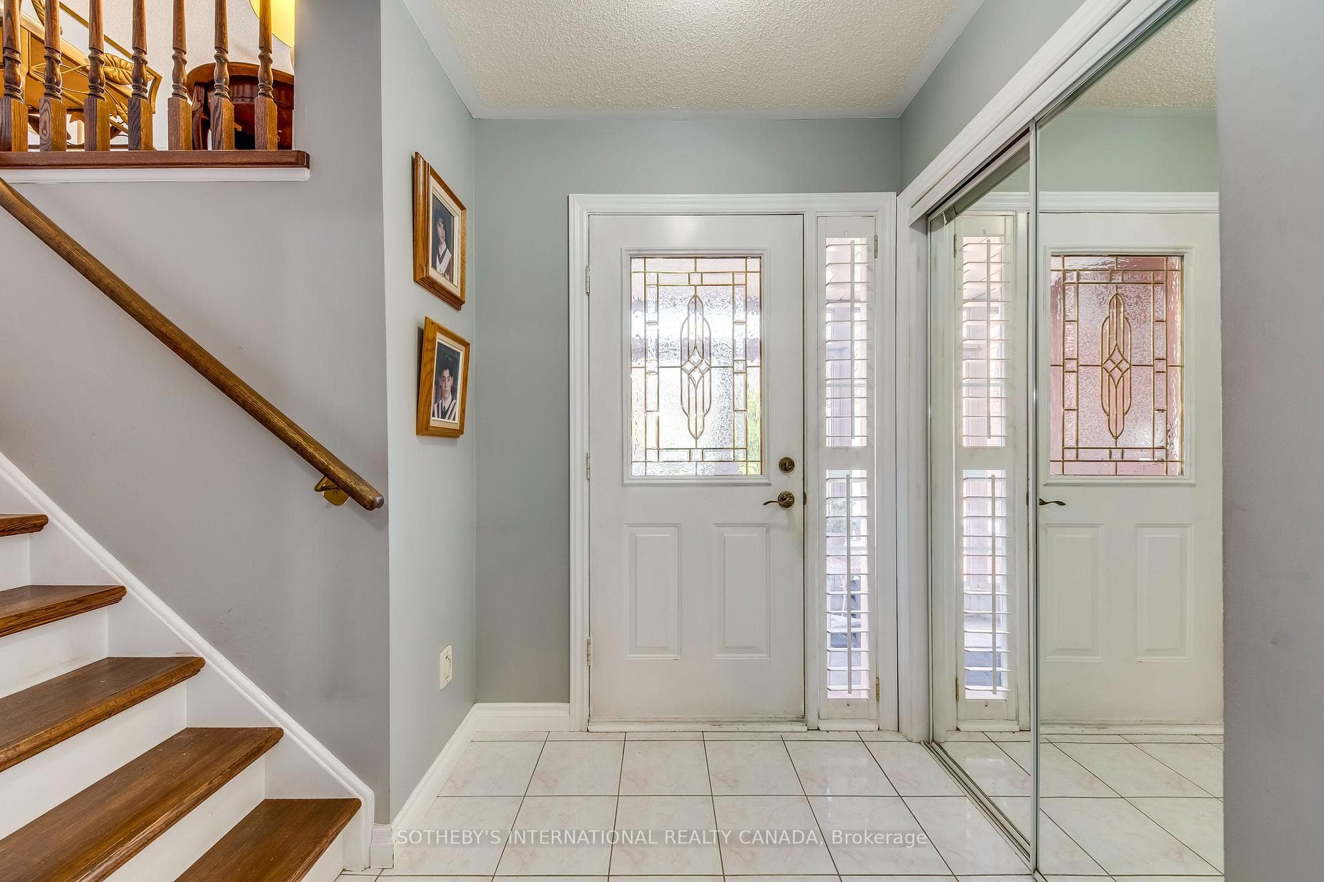 2294 Dale Ridge Drive - Semi-Detached photo 7 of 46 in Oakville, Ontario