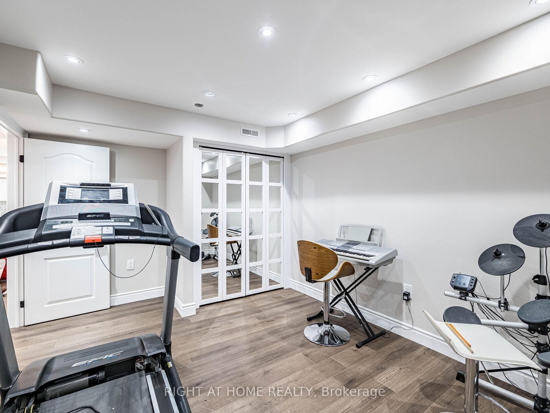 3176 Stocksbridge Avenue - Detached photo 42 of 50 in Oakville, Ontario