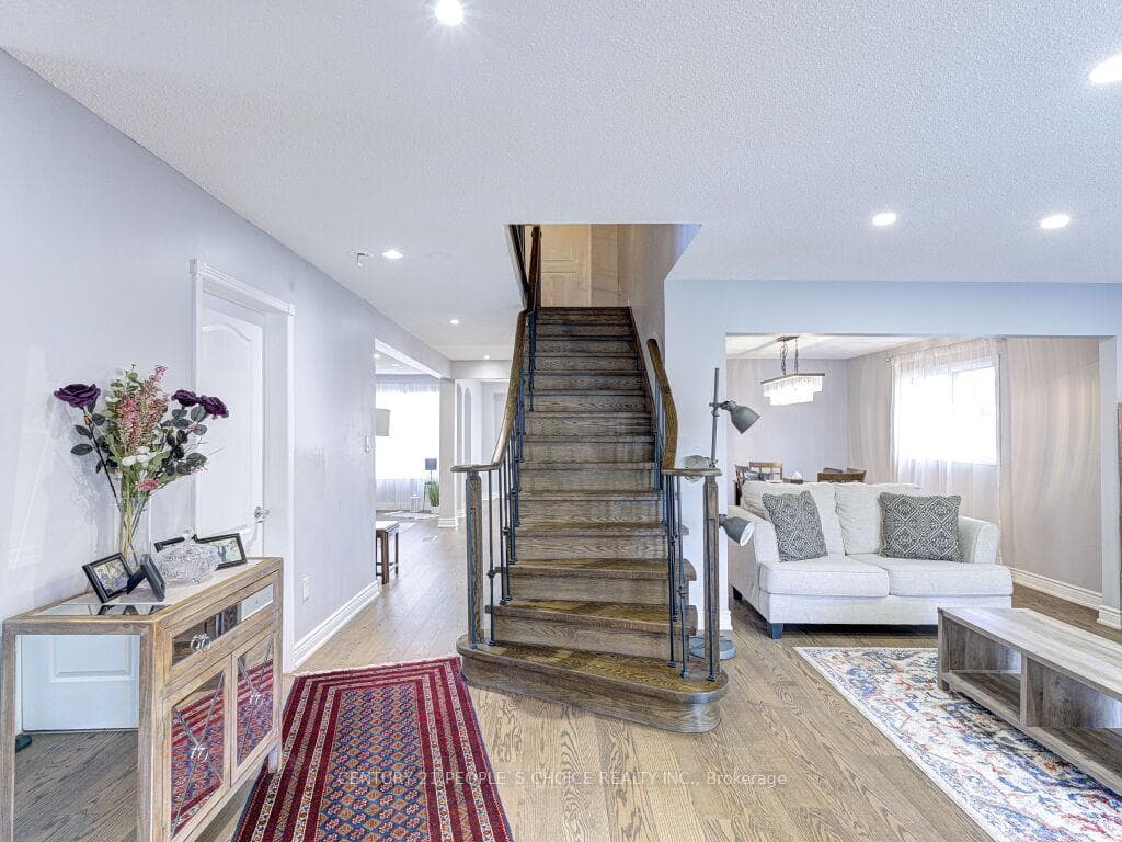 5965 River Grove Avenue - Detached photo 10 of 50 in Mississauga, Ontario