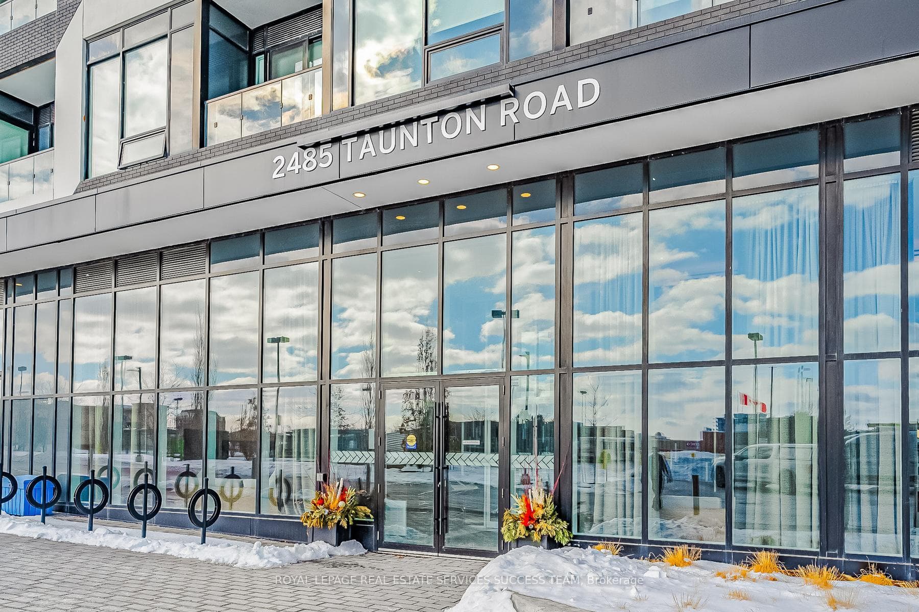 2485 Taunton Road Unit 447 - Condo photo 2 of 31 in Oakville, Ontario