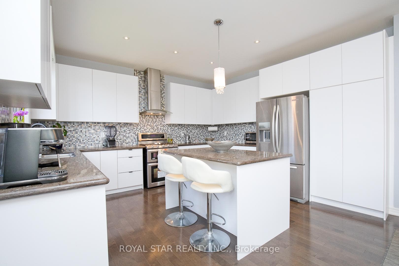 4 Berkwood Hollow - Detached photo 17 of 46 in Brampton, Ontario