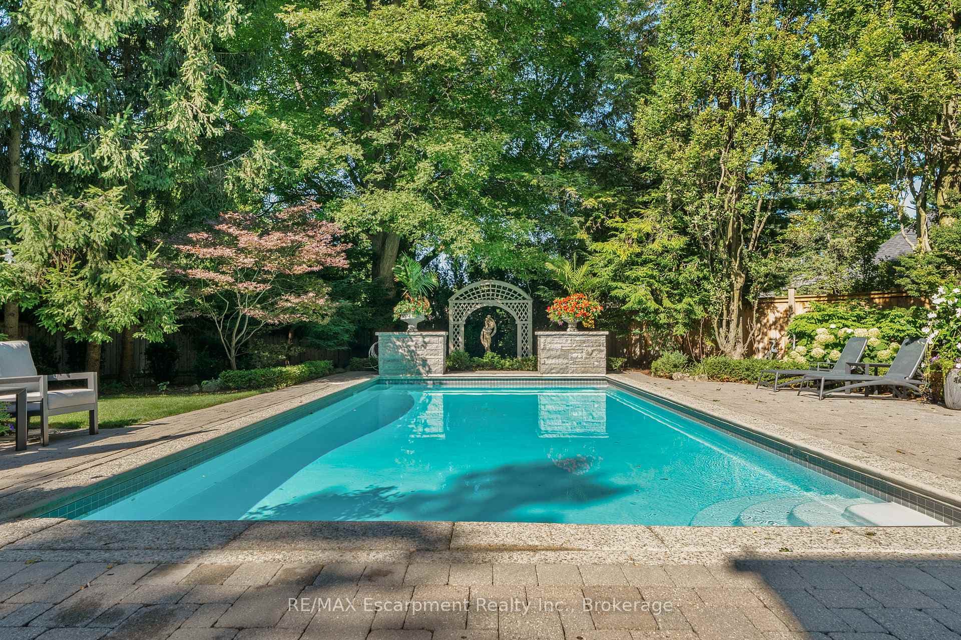 146 Abbey Court - Detached photo 6 of 45 in Oakville, Ontario