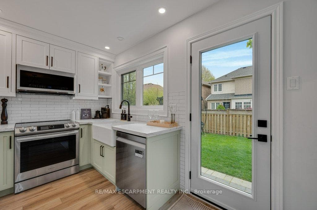 1360 Ashwood Terrace - Detached photo 7 of 39 in Oakville, Ontario