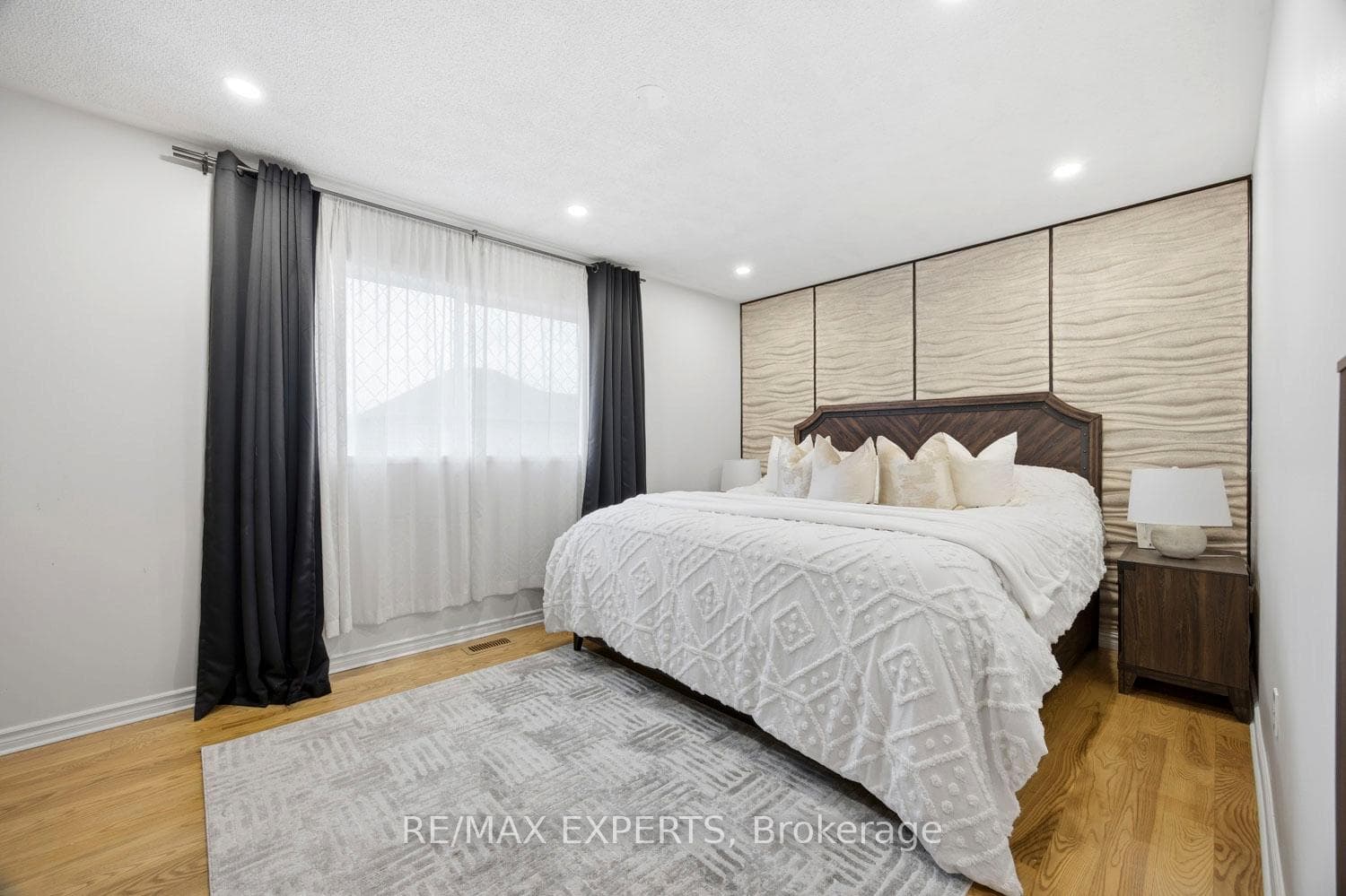 40 Dills Crescent - Detached photo 14 of 36 in Milton, Ontario