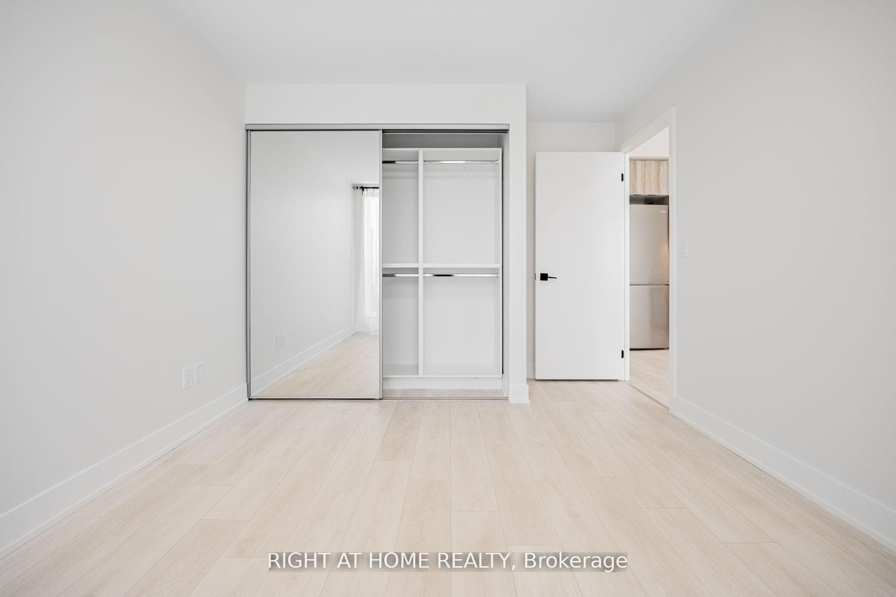2485 Taunton Road Unit 451 - Condo photo 20 of 27 in Oakville, Ontario