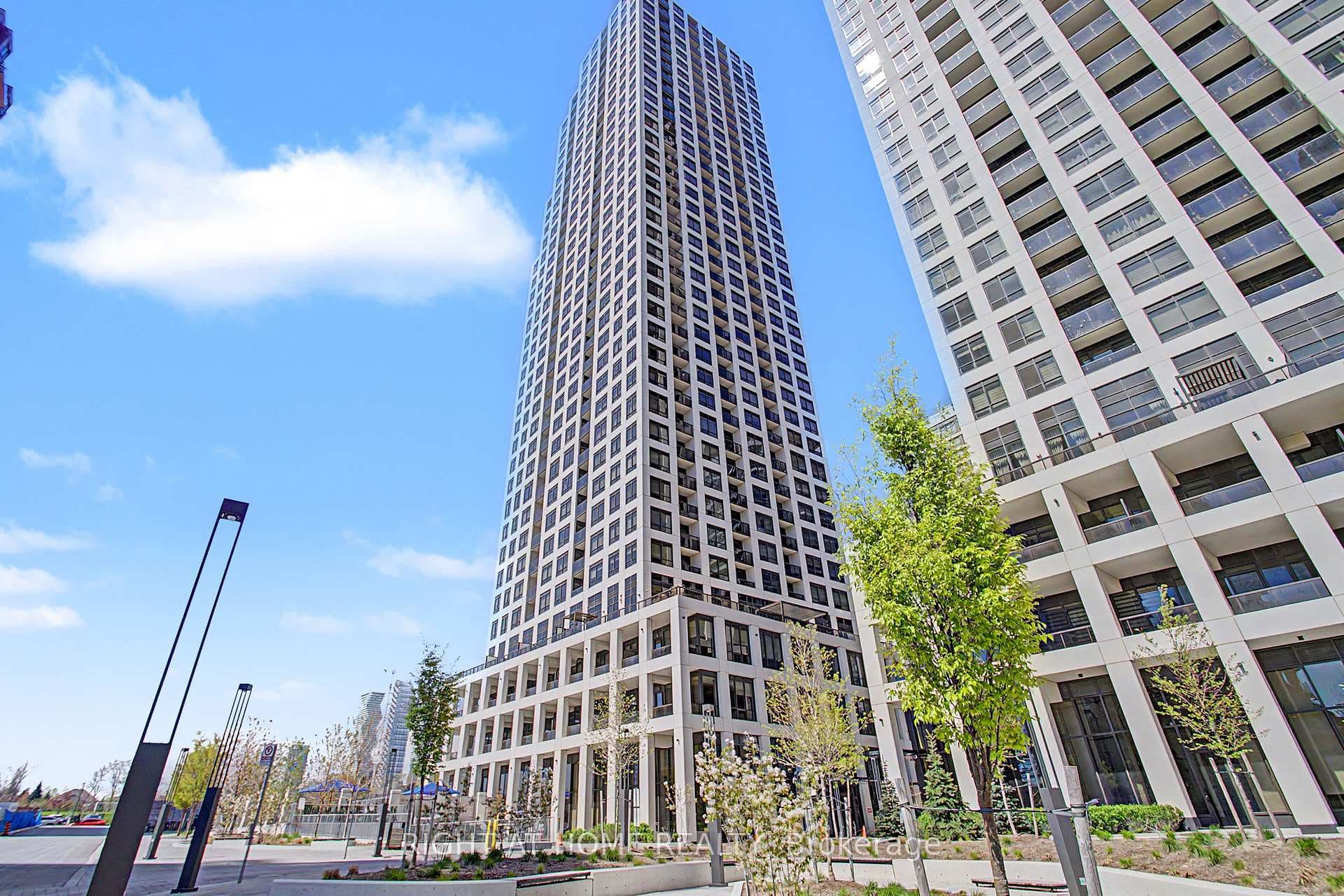36 Elm Drive Unit 3202 - home for sale in Mississauga, Ontario