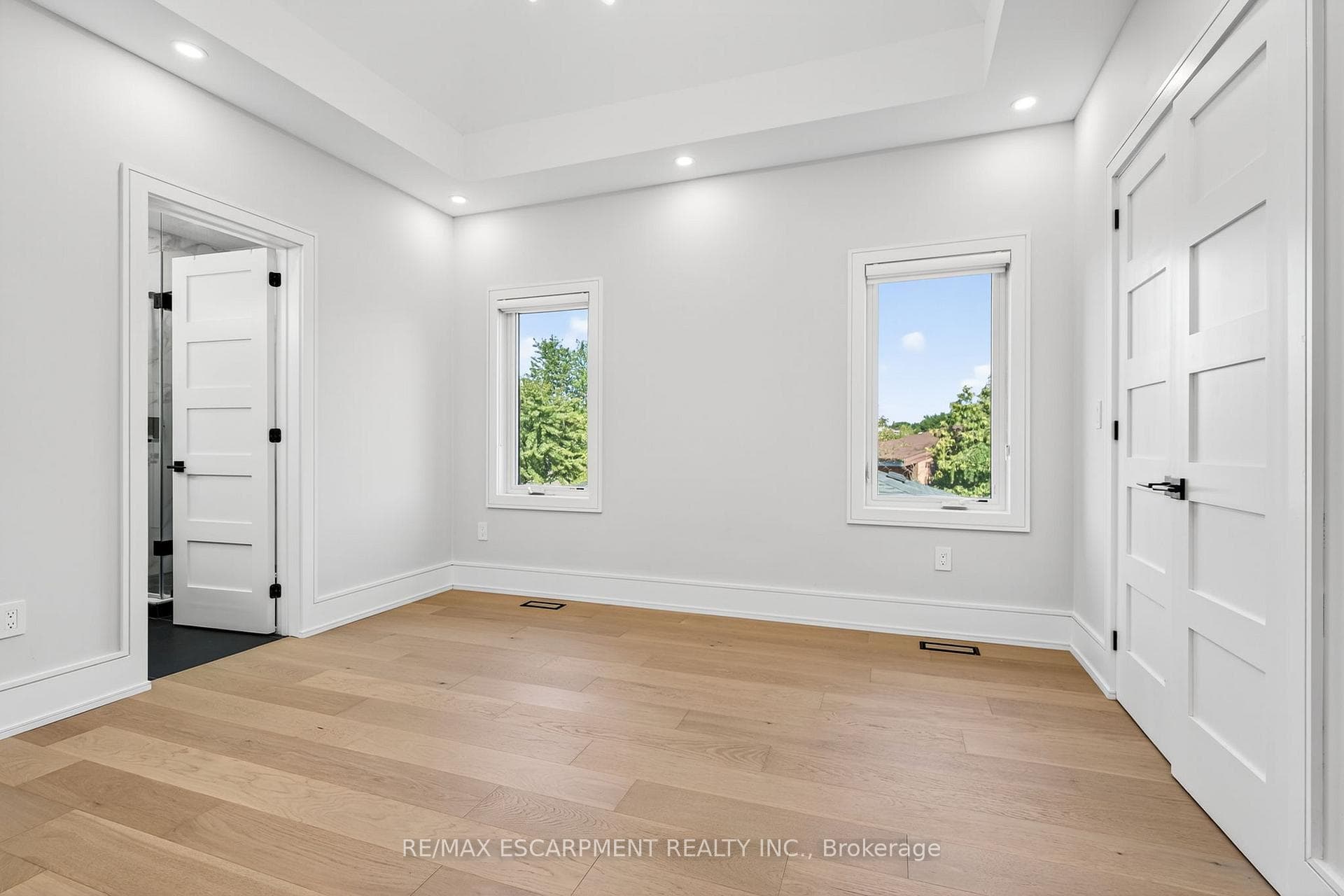221 Morden Road - Detached photo 20 of 50 in Oakville, Ontario