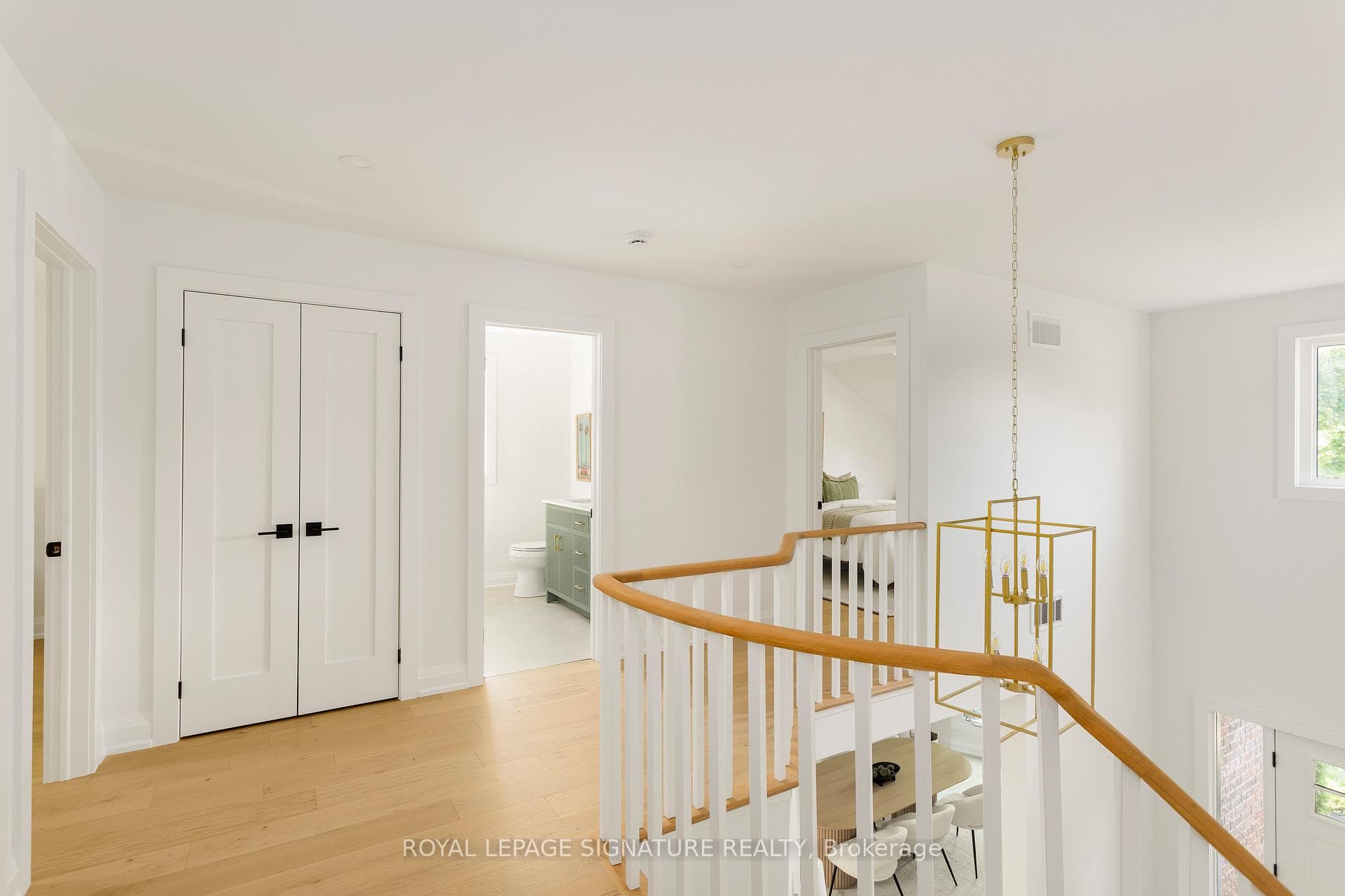 1026 Oak Meadow Road - Detached photo 22 of 50 in Oakville, Ontario