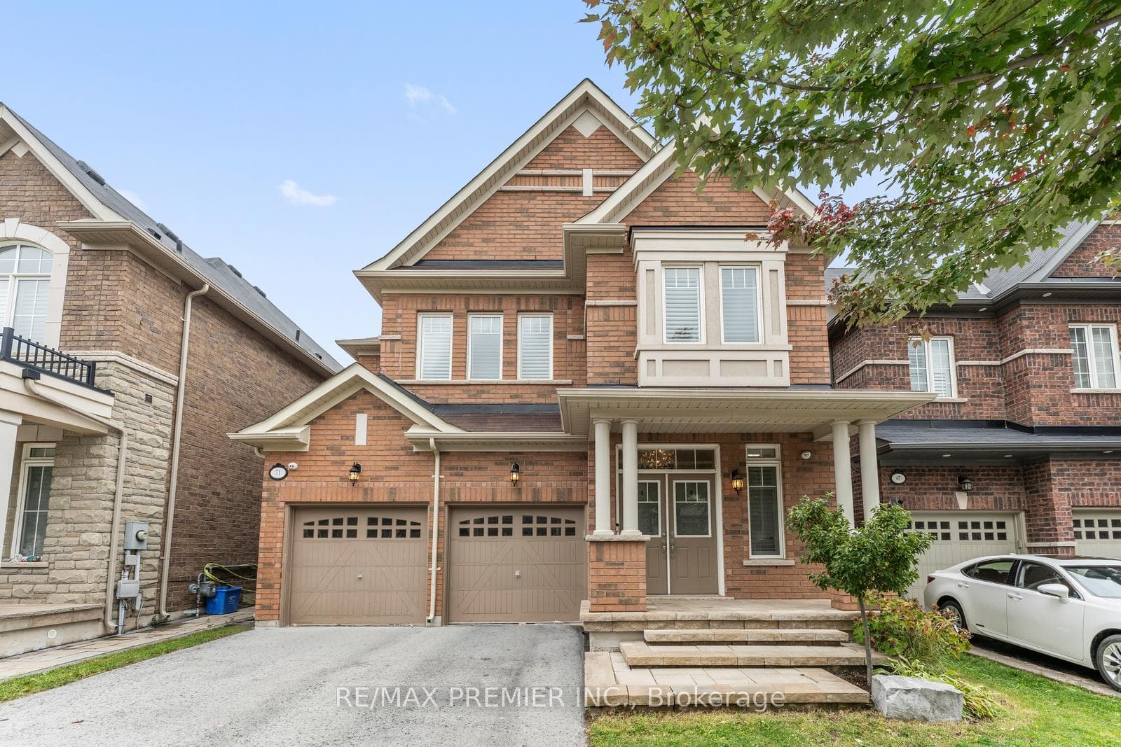 71 Hoey Crescent - home for sale in Oakville, Ontario