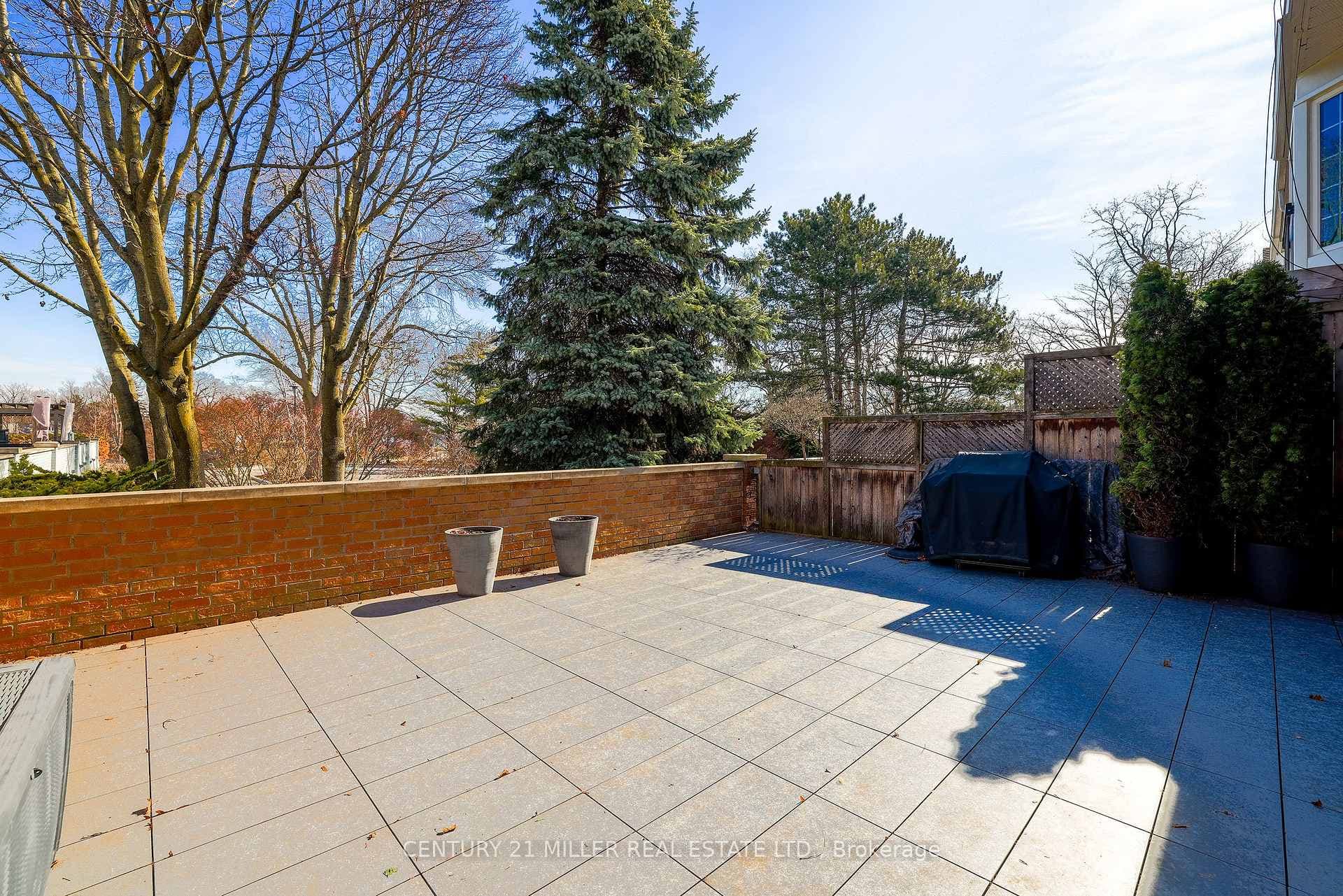 23 Chisholm Street - Townhouse photo 32 of 33 in Oakville, Ontario