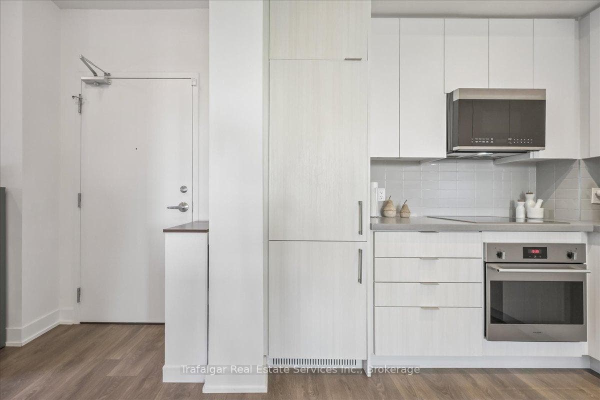 297 Oak Walk Drive Unit 1807 - Condo photo 5 of 35 in Oakville, Ontario