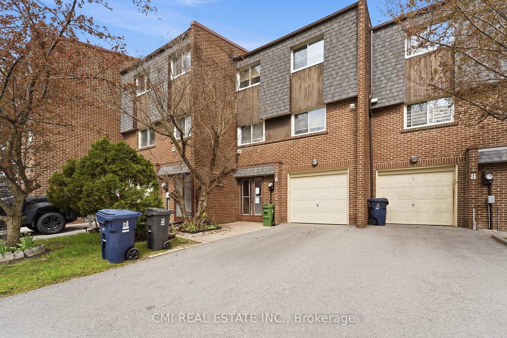 6 Windy Golfway Way - Condo photo 3 of 41 in Flemingdon Park / Don Mills, Ontario